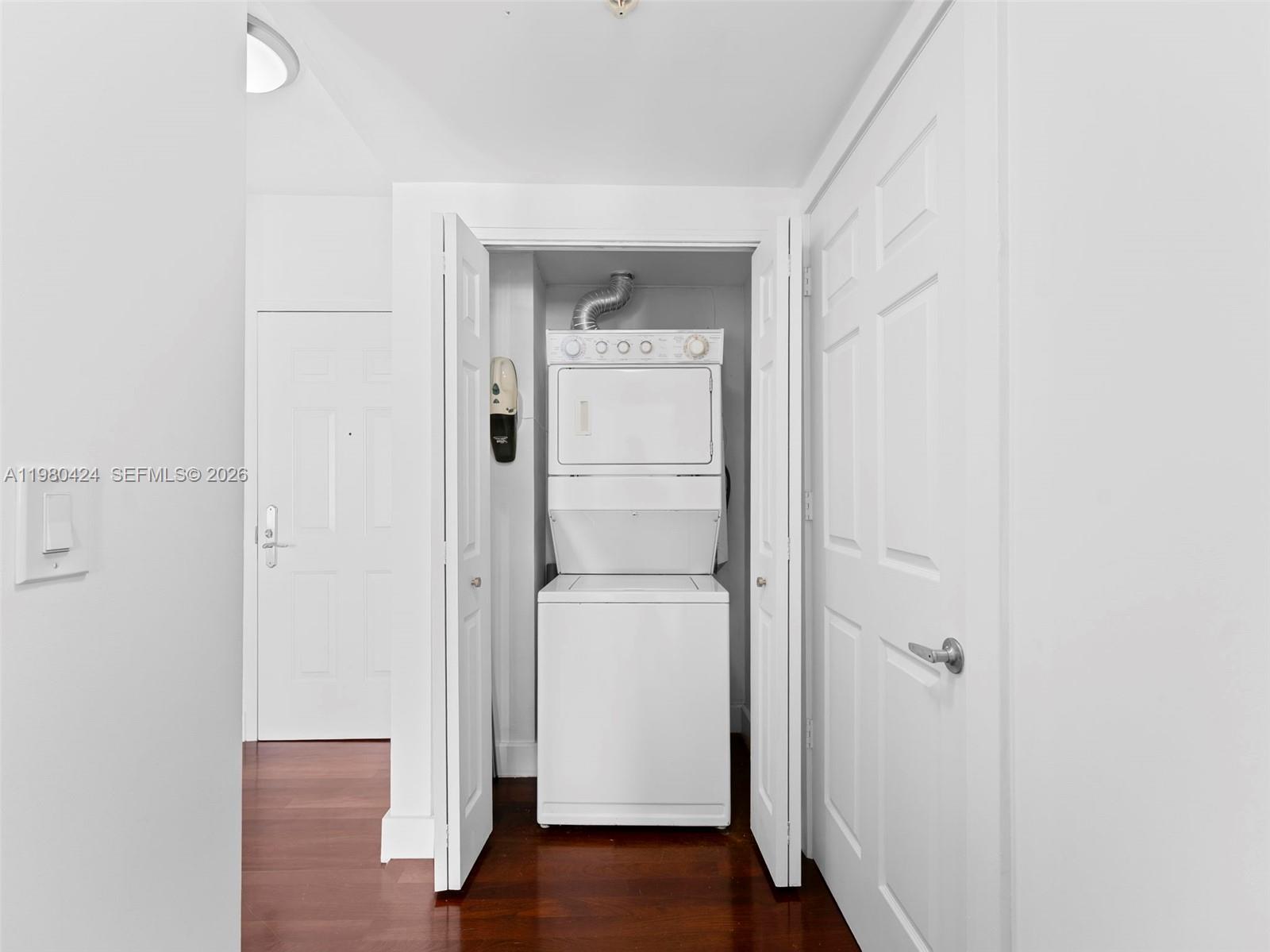 THE MINORCA CONDO - Residential