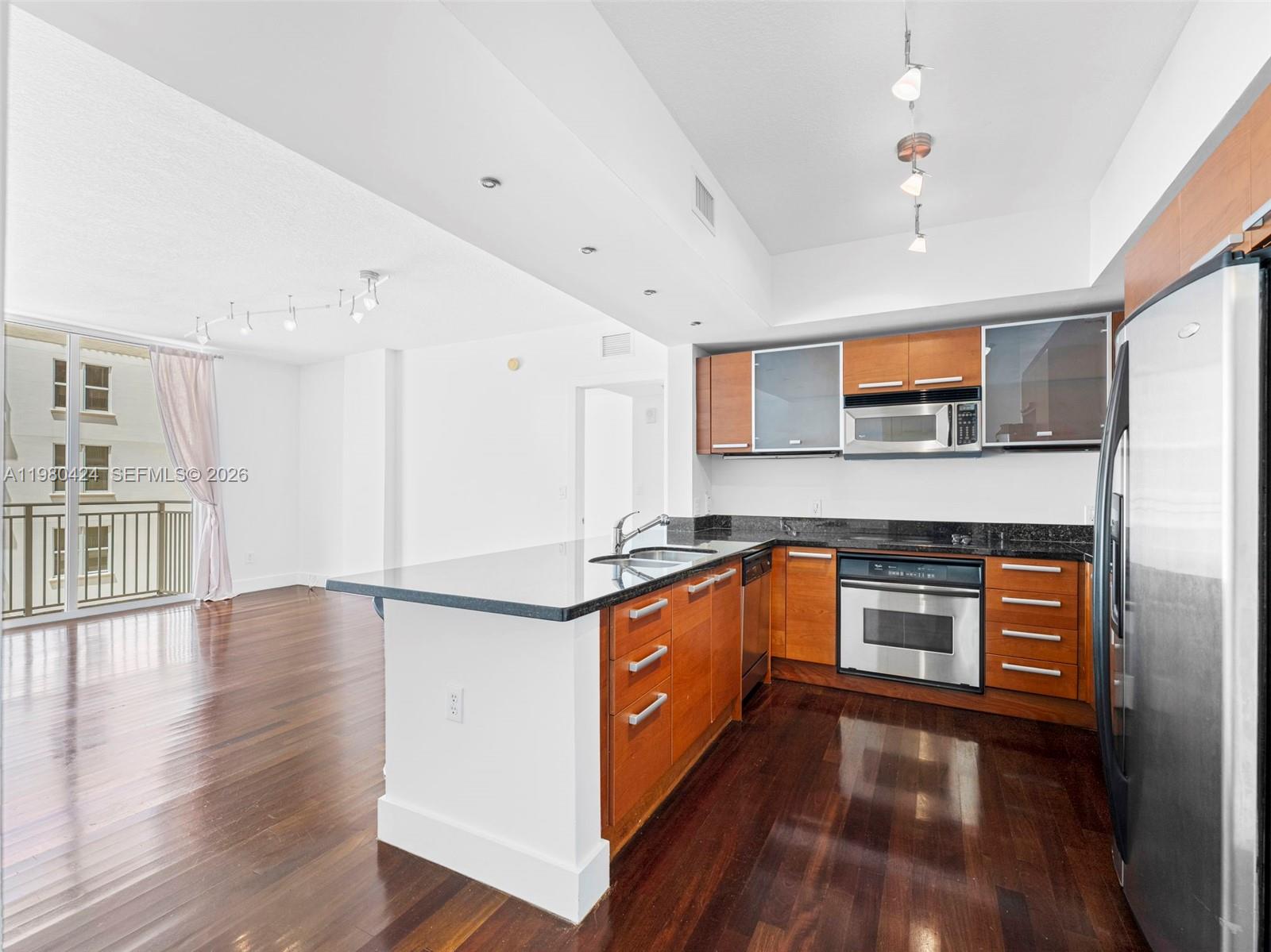 THE MINORCA CONDO - Residential