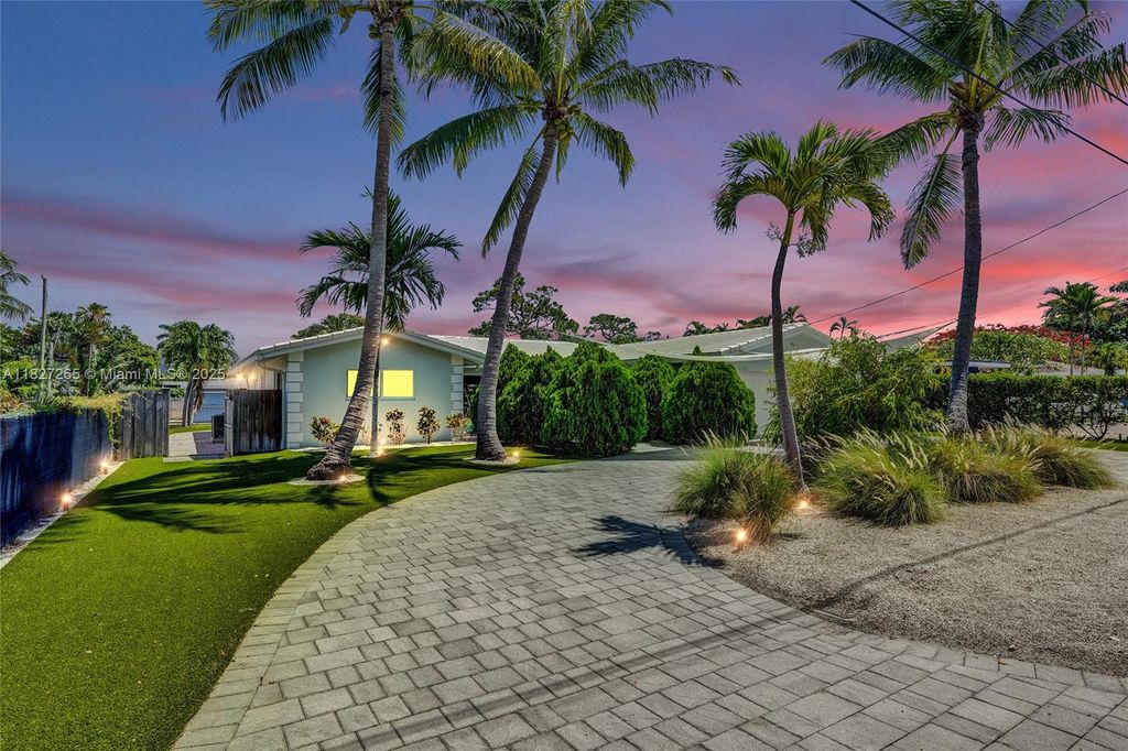 Photo of 1555 NE 35th St, Oakland Park, FL 33334 (MLS # A11827265)