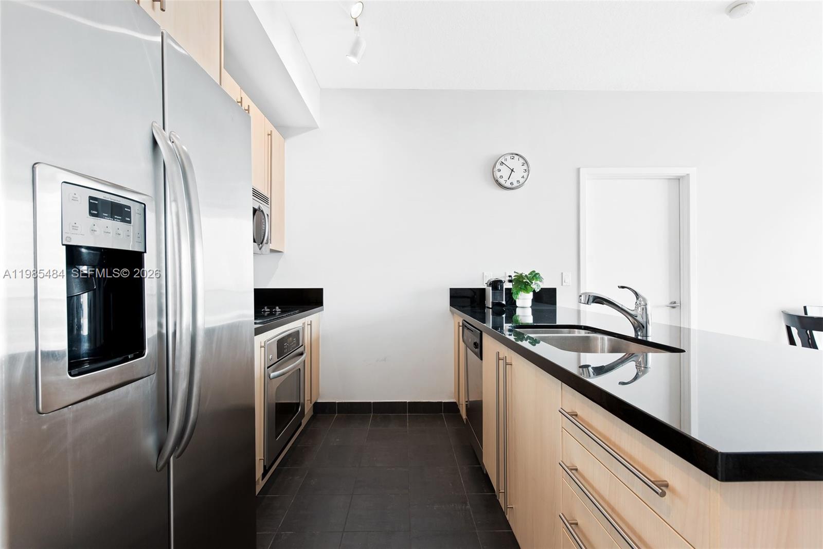 THE AXIS ON BRICKELL COND - Residential Lease