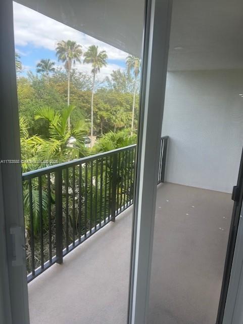 Rental Property at 55 Ocean Lane Dr 3034, Key Biscayne, Miami-Dade County, Florida - Bedrooms: 1 
Bathrooms: 2  - $3,800 MO.