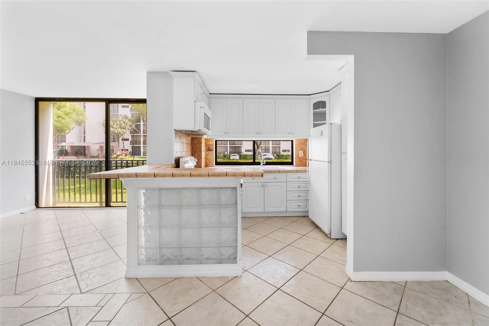 PLAZA OF AMERICAS CONDO P - Residential