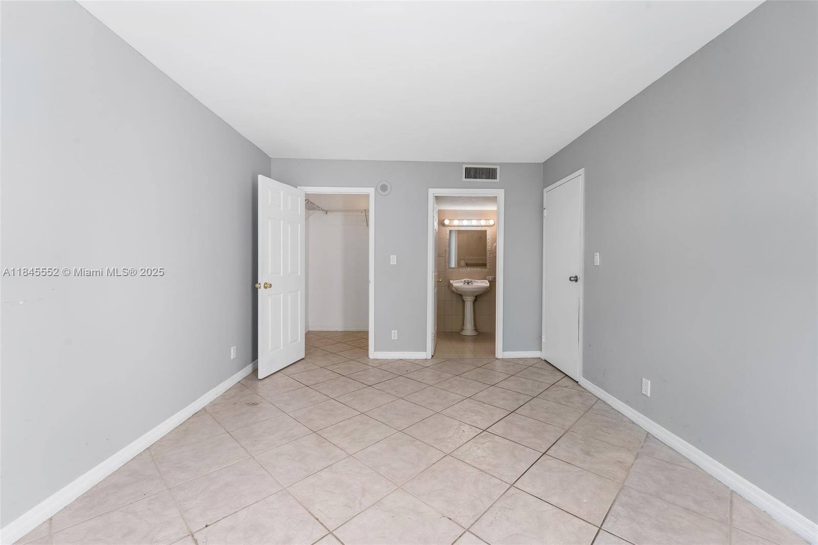 PLAZA OF AMERICAS CONDO P - Residential