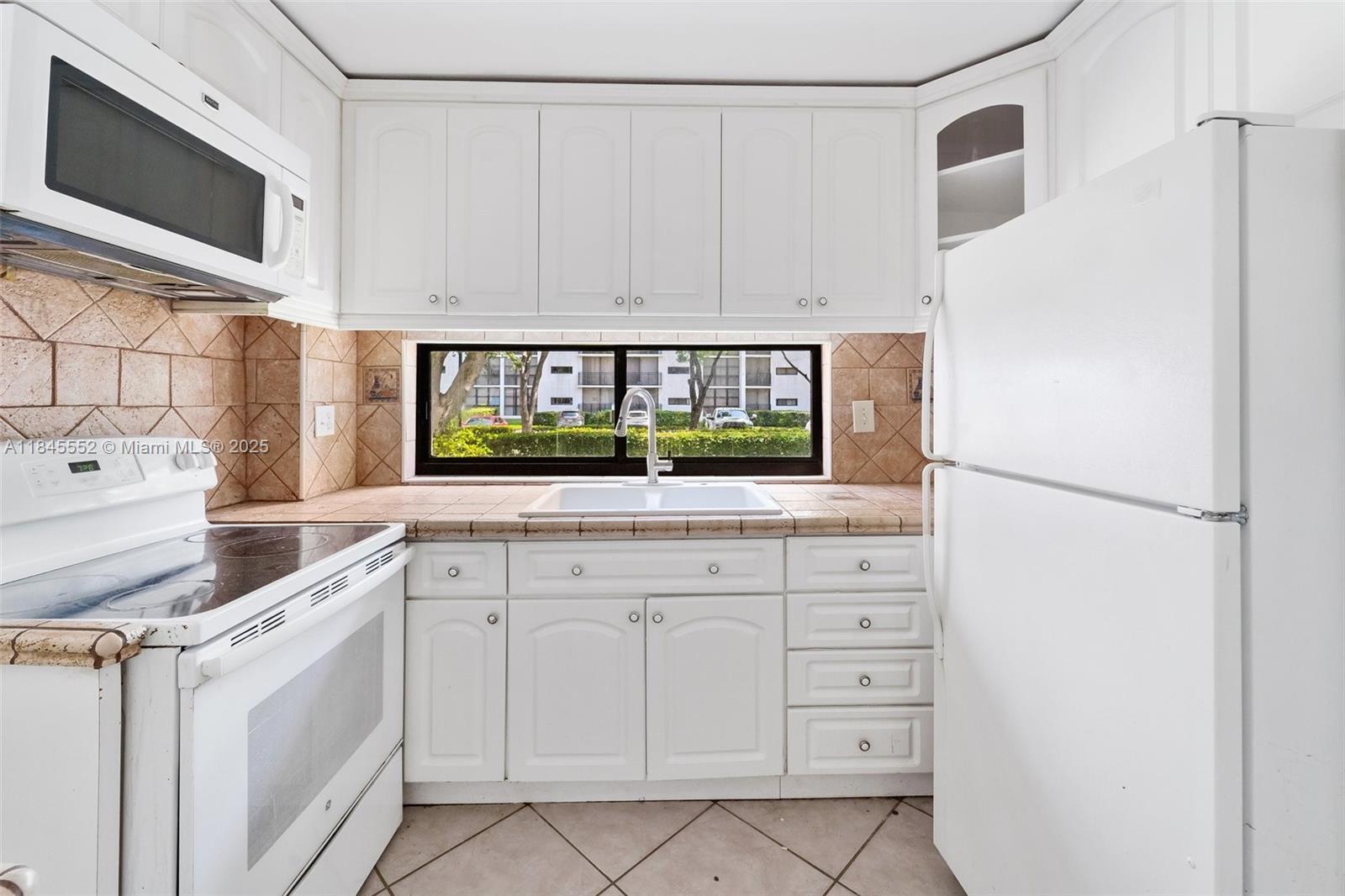 PLAZA OF AMERICAS CONDO P - Residential