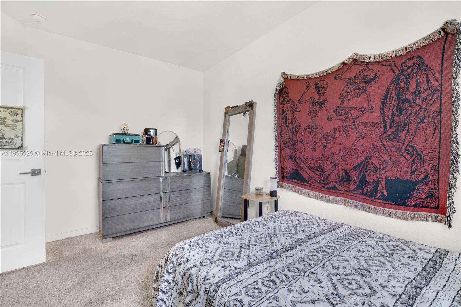 ROYAL HOMES WEST - Residential