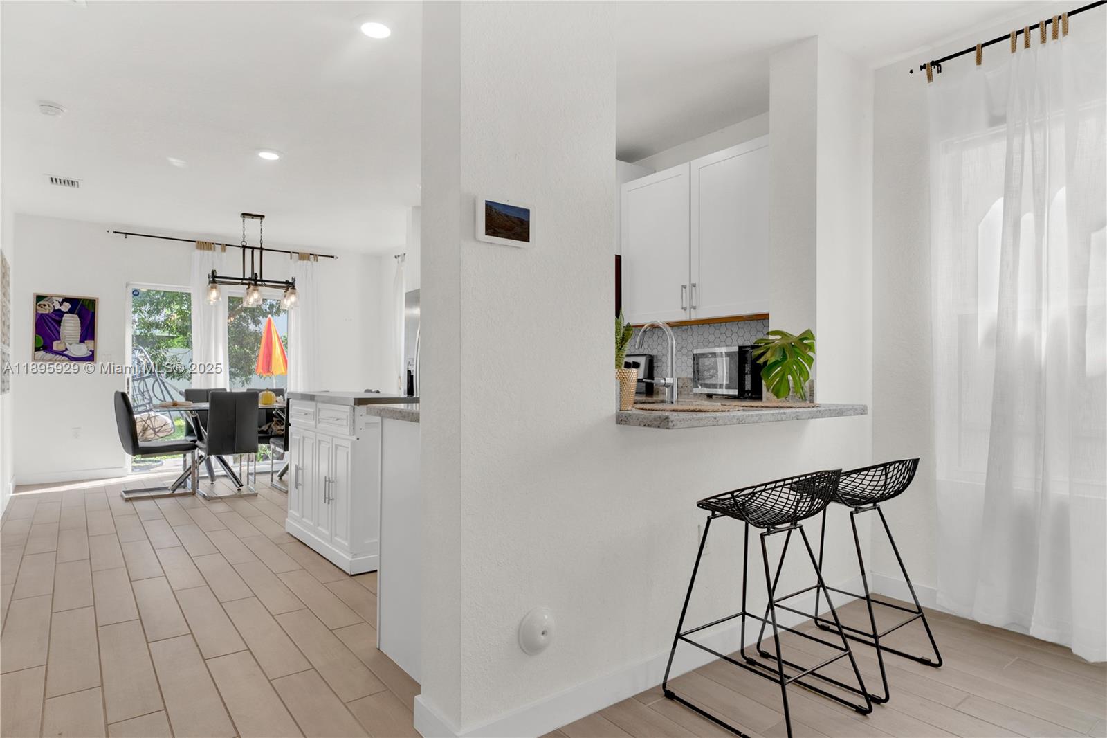 ROYAL HOMES WEST - Residential