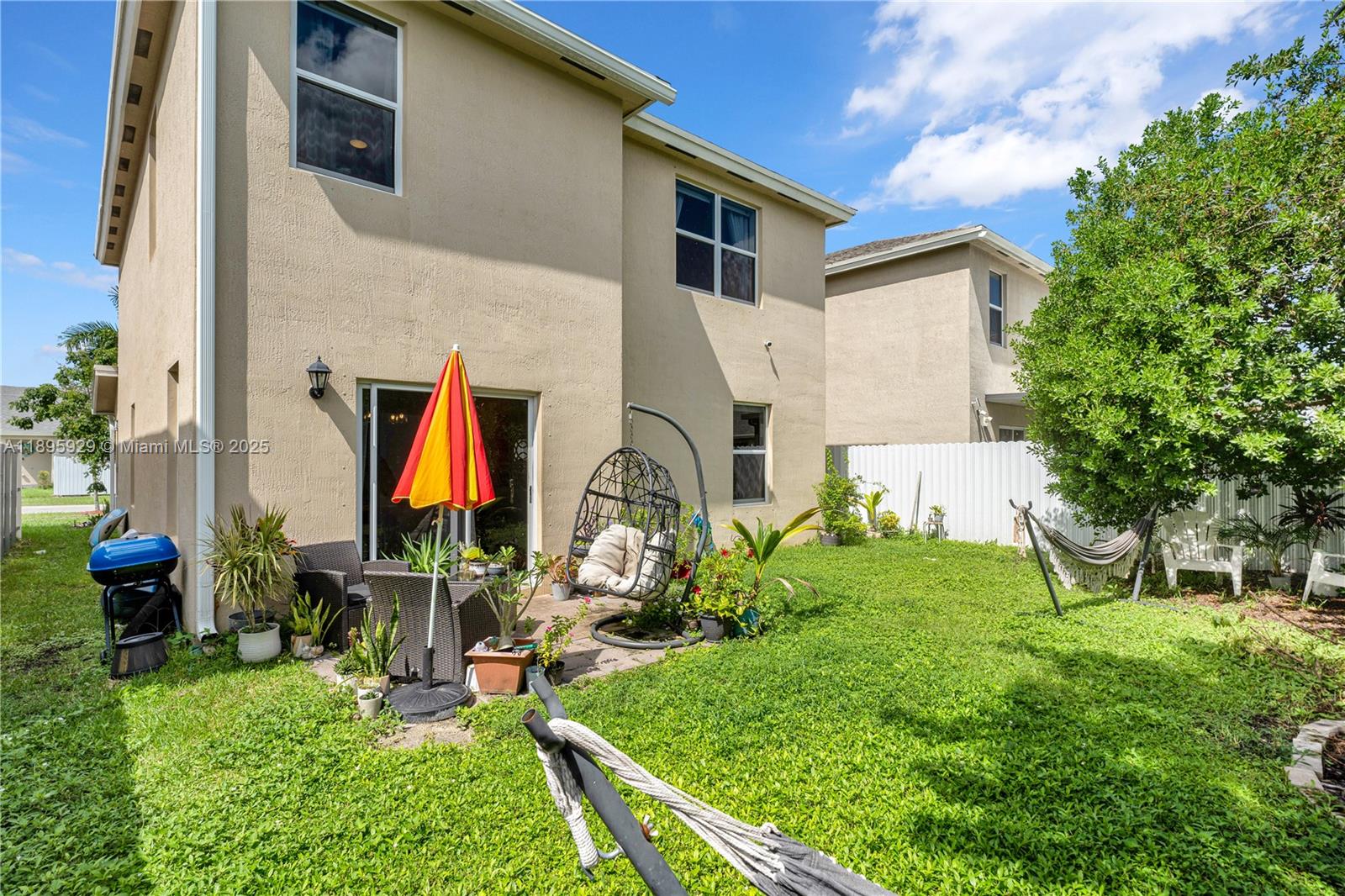 ROYAL HOMES WEST - Residential