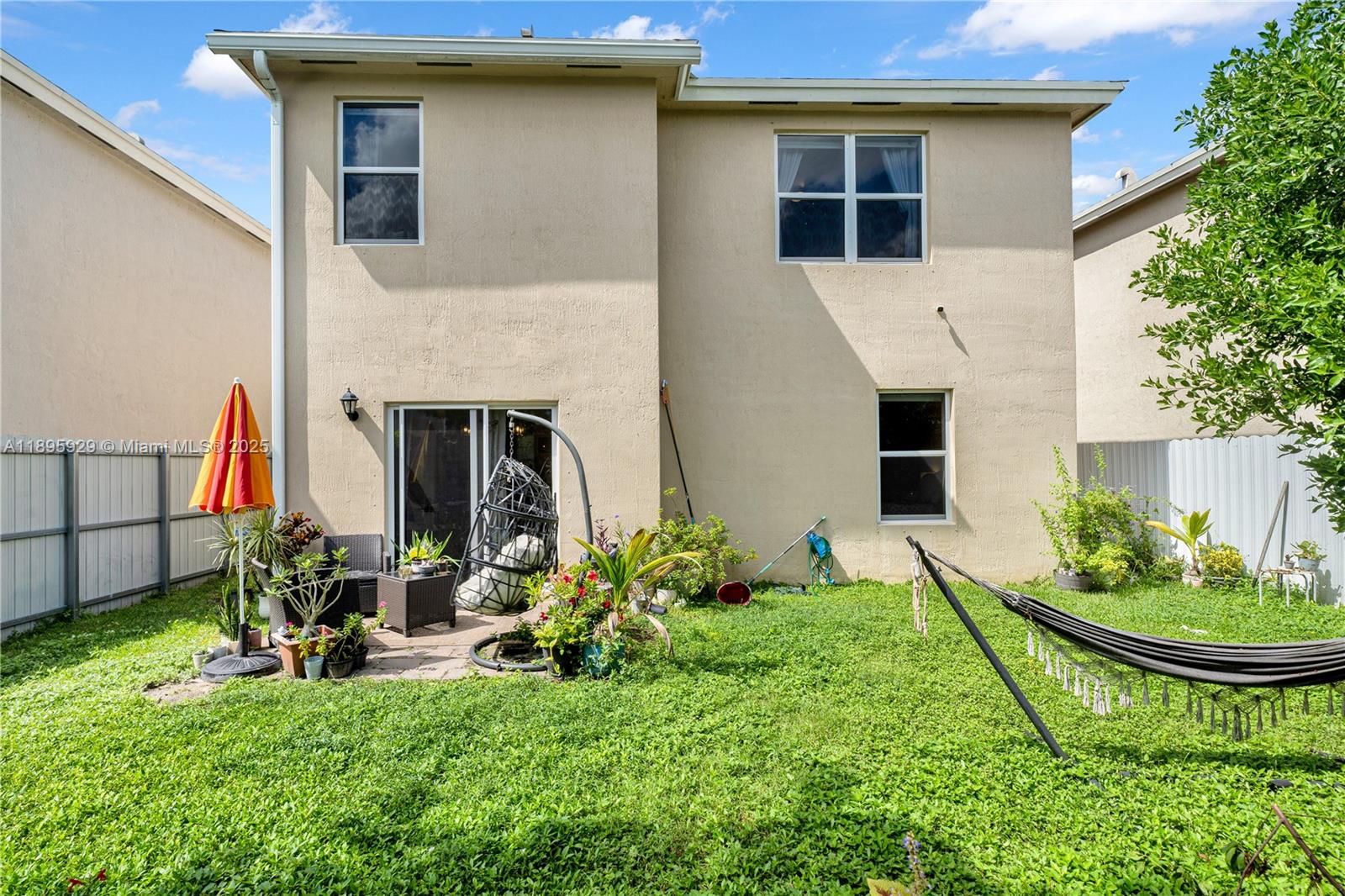 ROYAL HOMES WEST - Residential