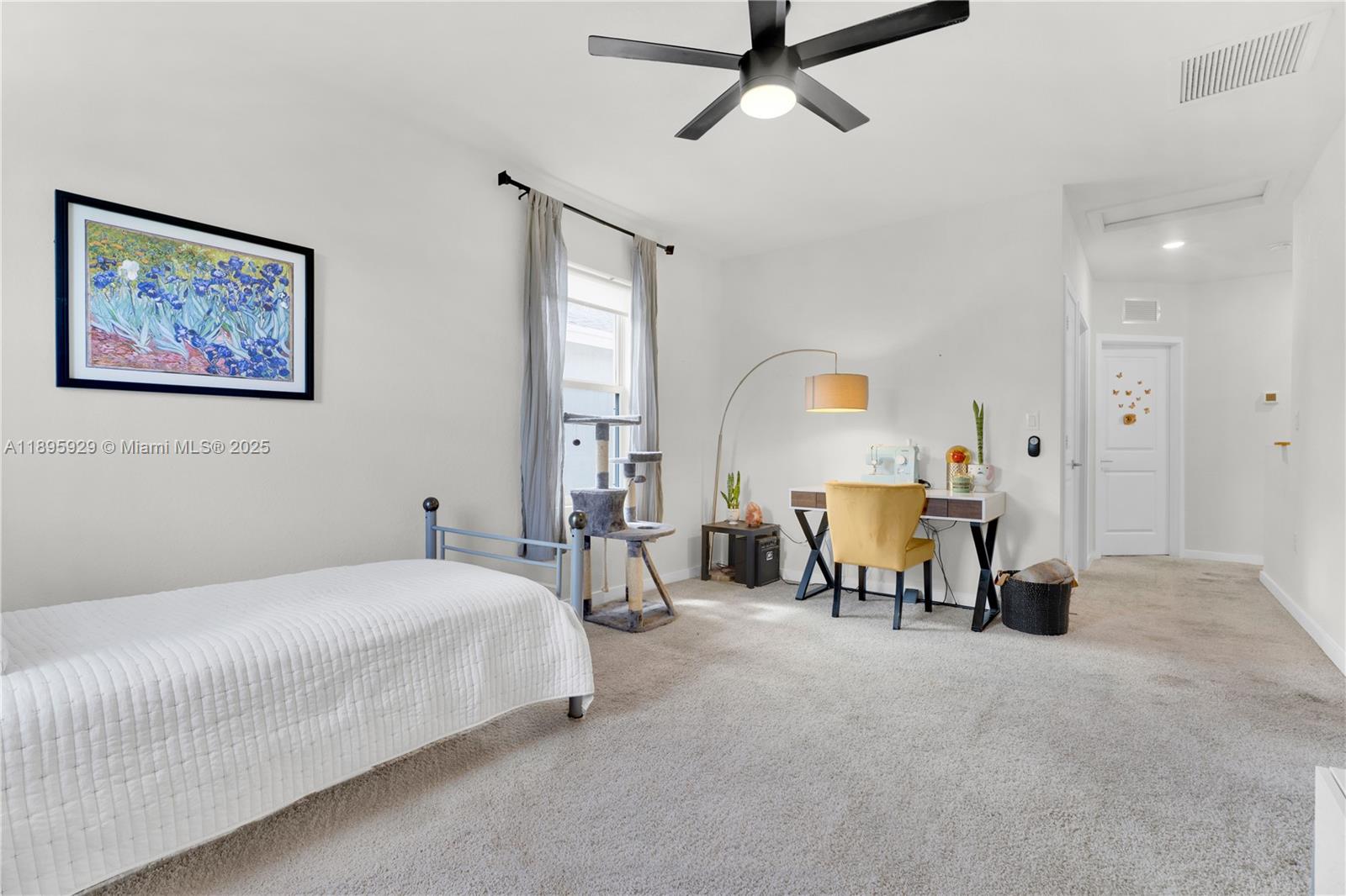 ROYAL HOMES WEST - Residential