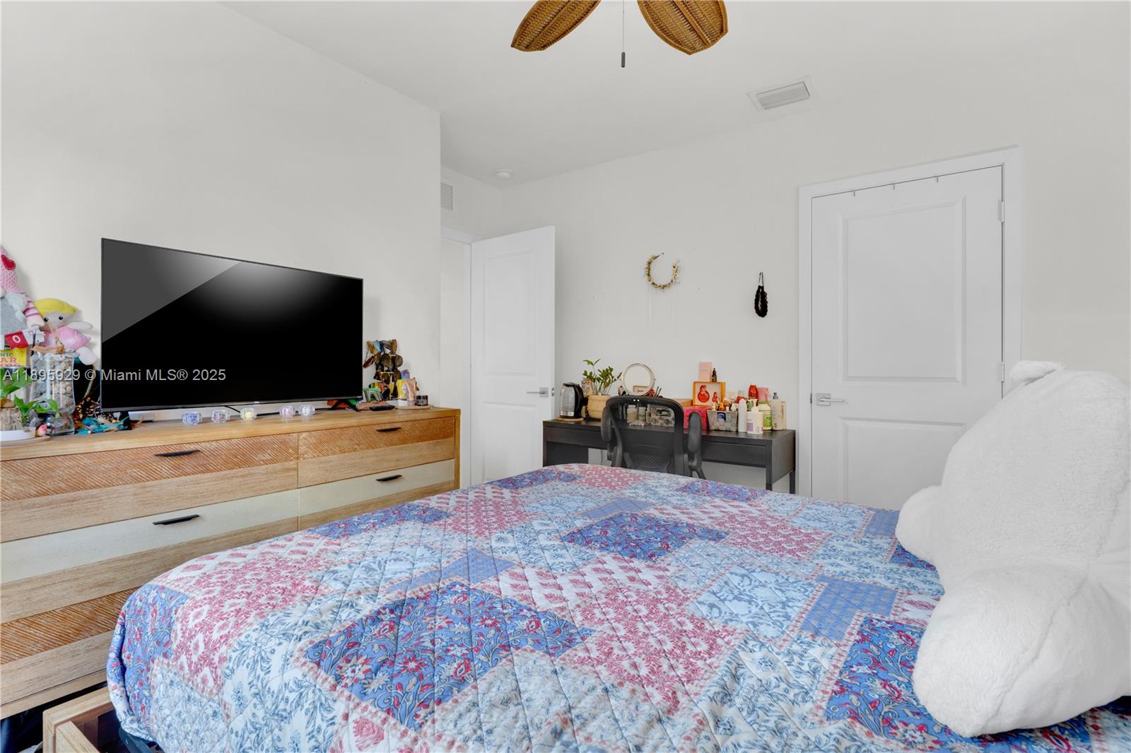 ROYAL HOMES WEST - Residential