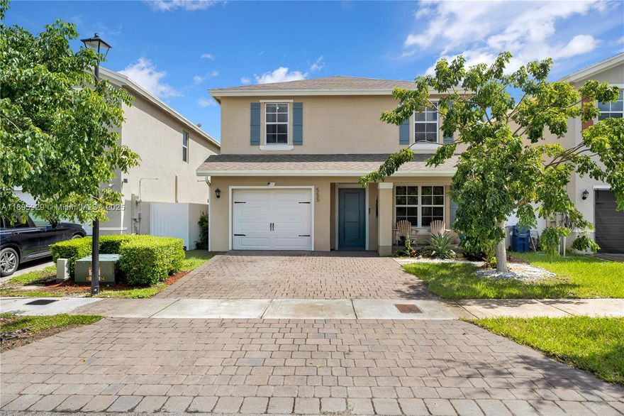 Beautifully maintained 4-bed, 3-bath home built in 2020 featuring an open-concept layout, stainless steel appliances, and a 1-car garage. First-floor bedroom and full bath ideal for guests or in-laws. Upstairs loft offers space for an office, playroom, or media area. Enjoy a fenced backyard perfect for BBQs or a future pool. Low HOA fees. Located minutes from the Turnpike with a quick 30-minute drive to the Florida Keys. Move-in ready and located in one of South Florida’s rapidly growing communities! Schedule your private tour today!