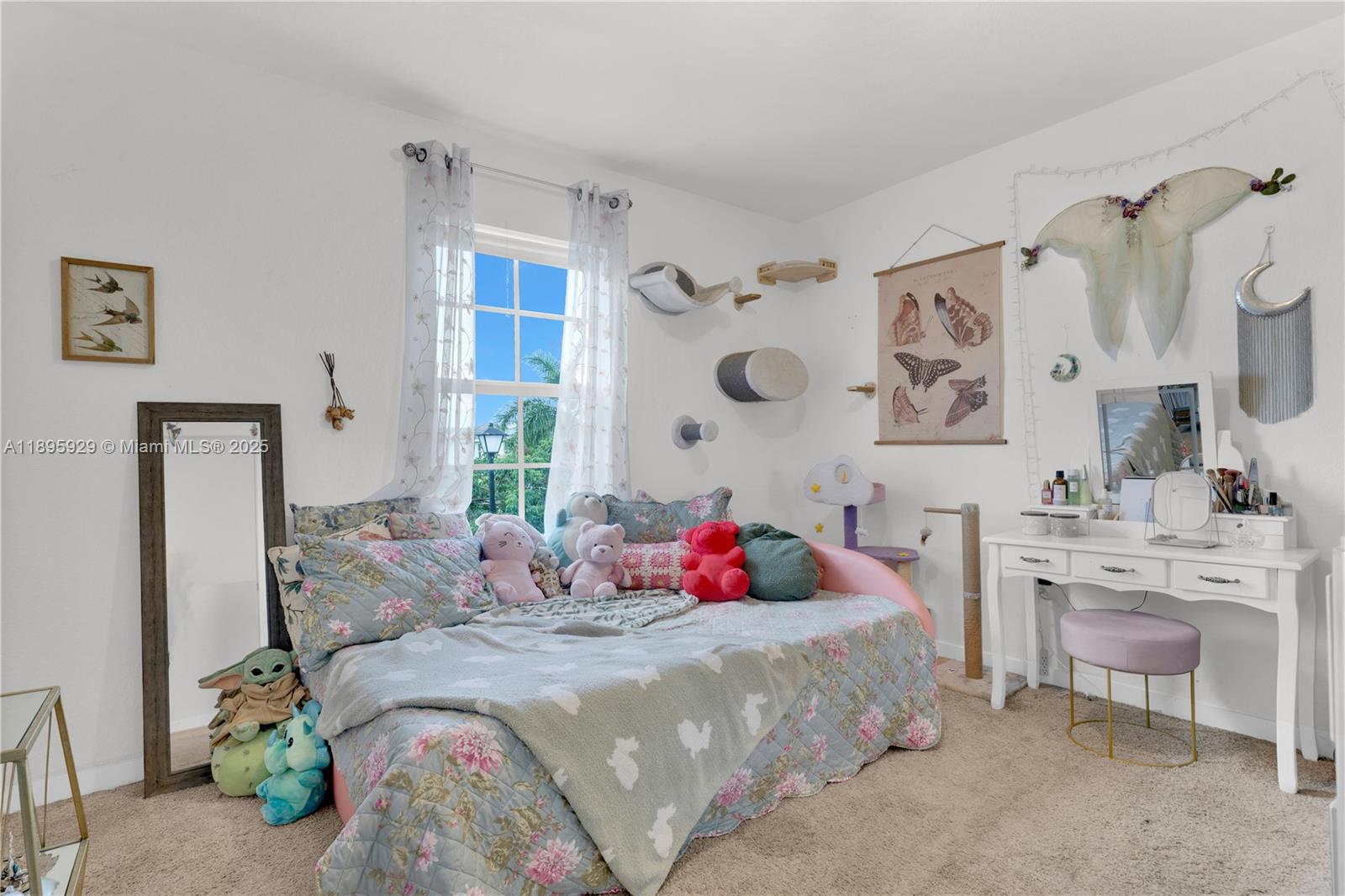 ROYAL HOMES WEST - Residential