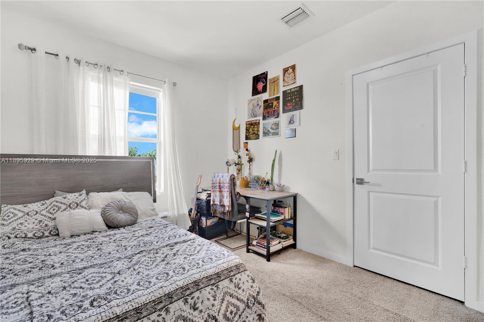 ROYAL HOMES WEST - Residential