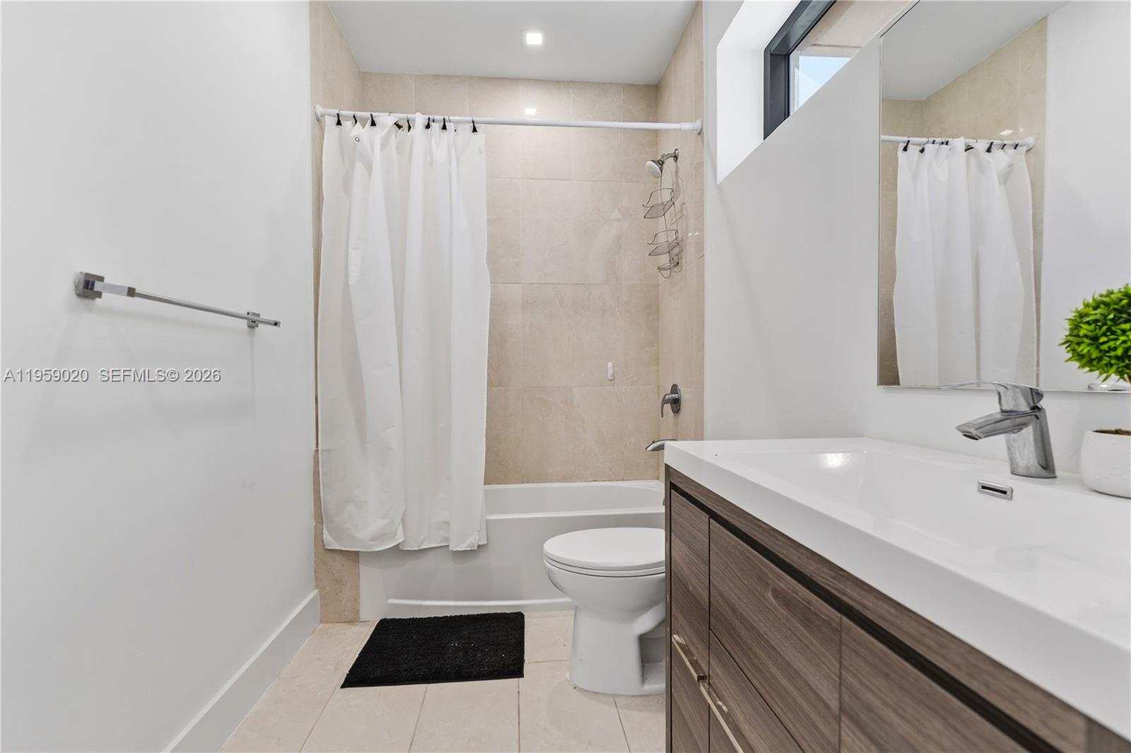 OAKS PLACE - Residential