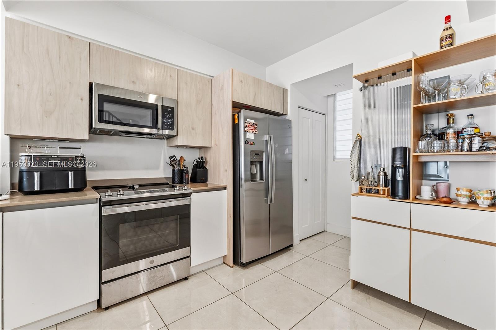 OAKS PLACE - Residential