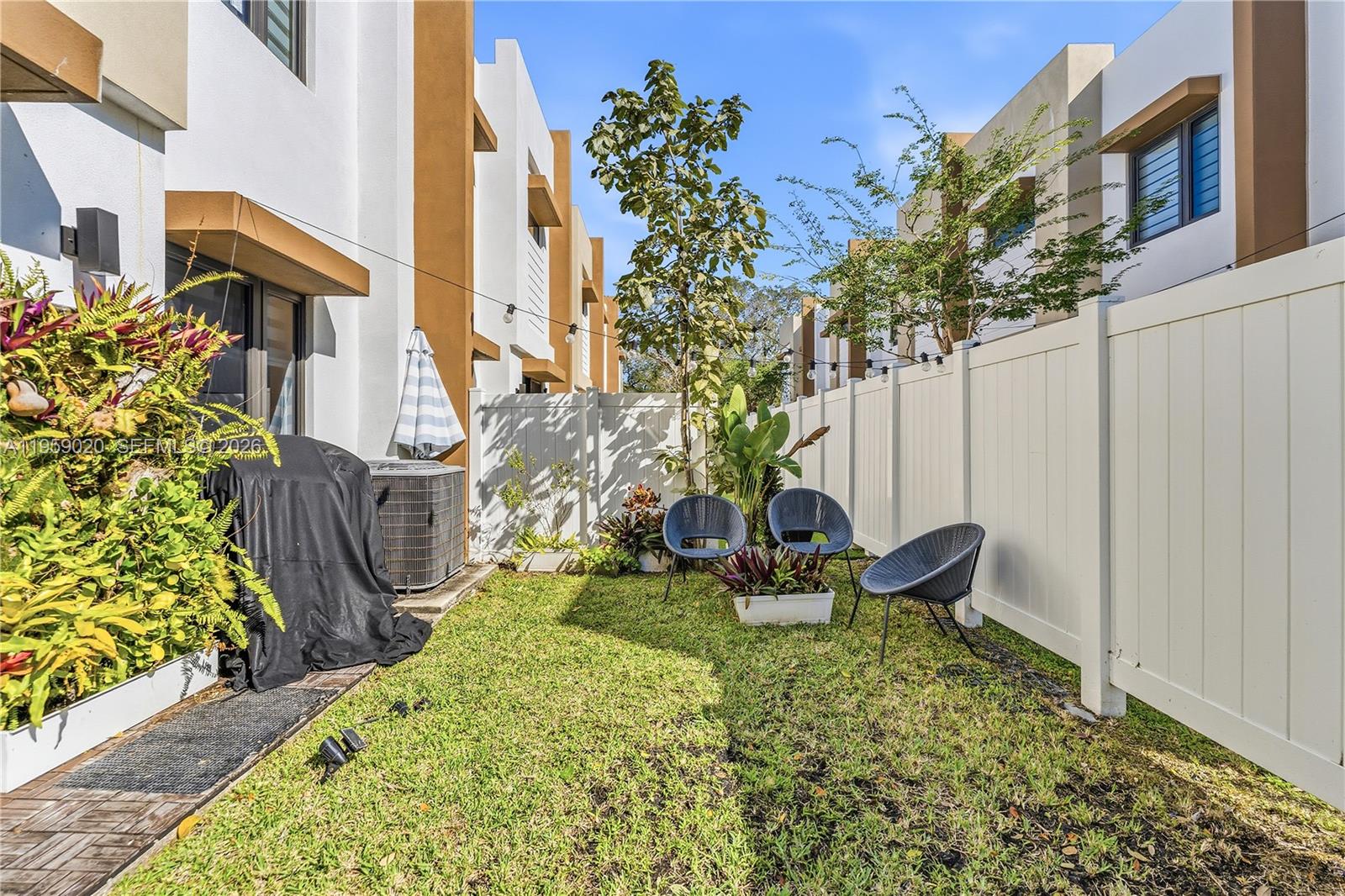 OAKS PLACE - Residential