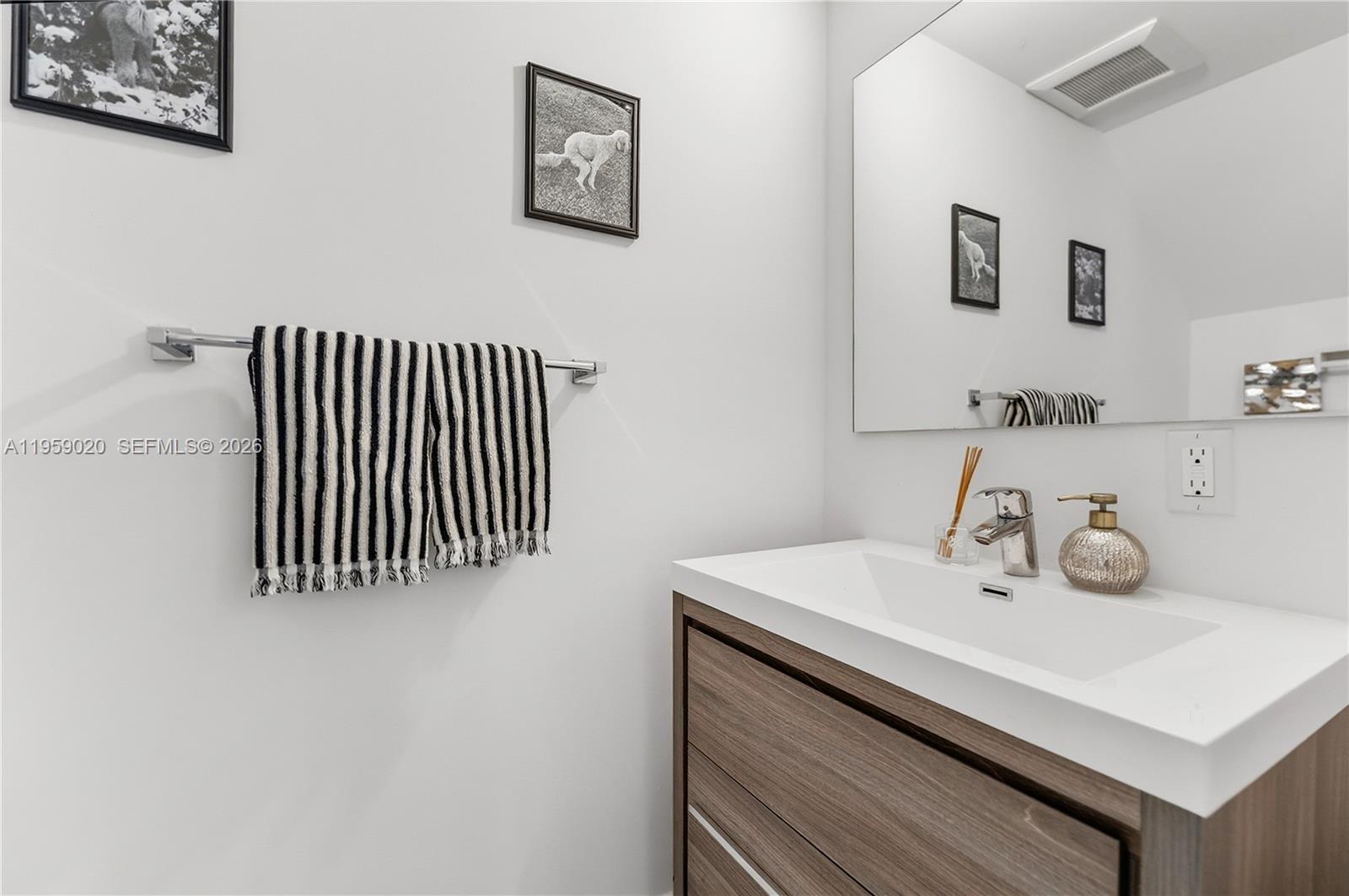 OAKS PLACE - Residential