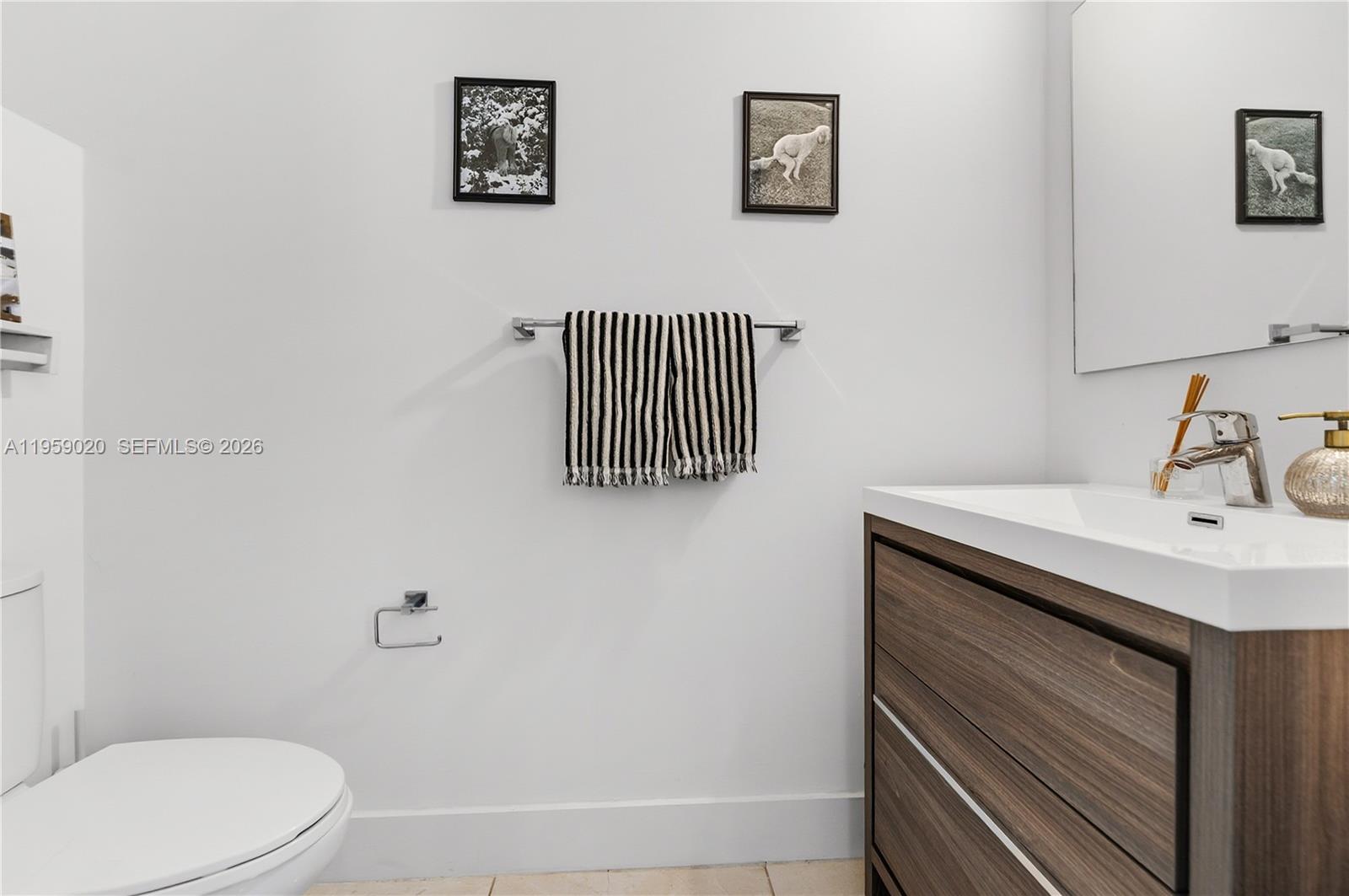 OAKS PLACE - Residential