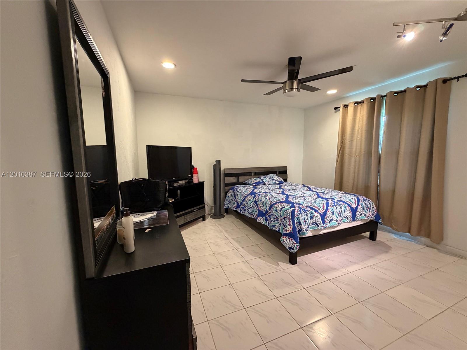 CYPRESS GLEN - Residential
