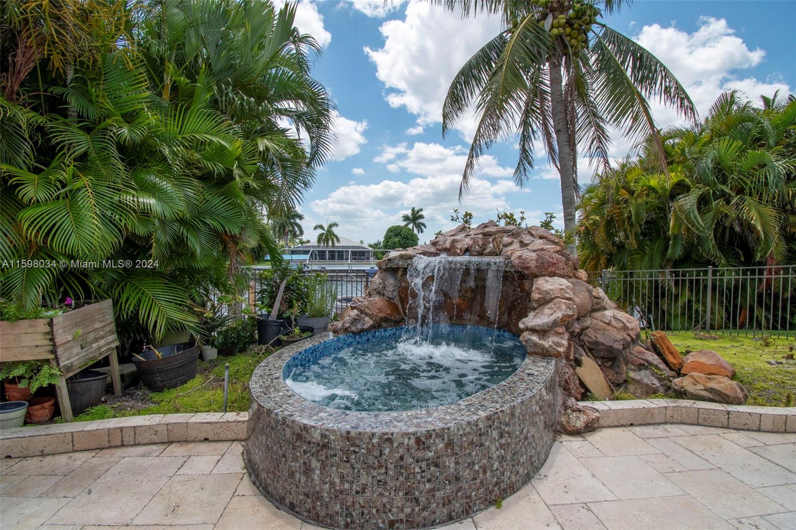 https://matrix.swflamls.co - Residential