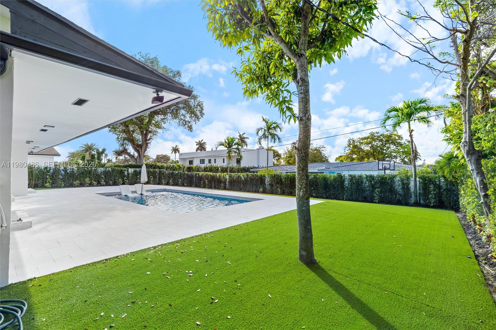 SKYLAKE MANORS - Residential