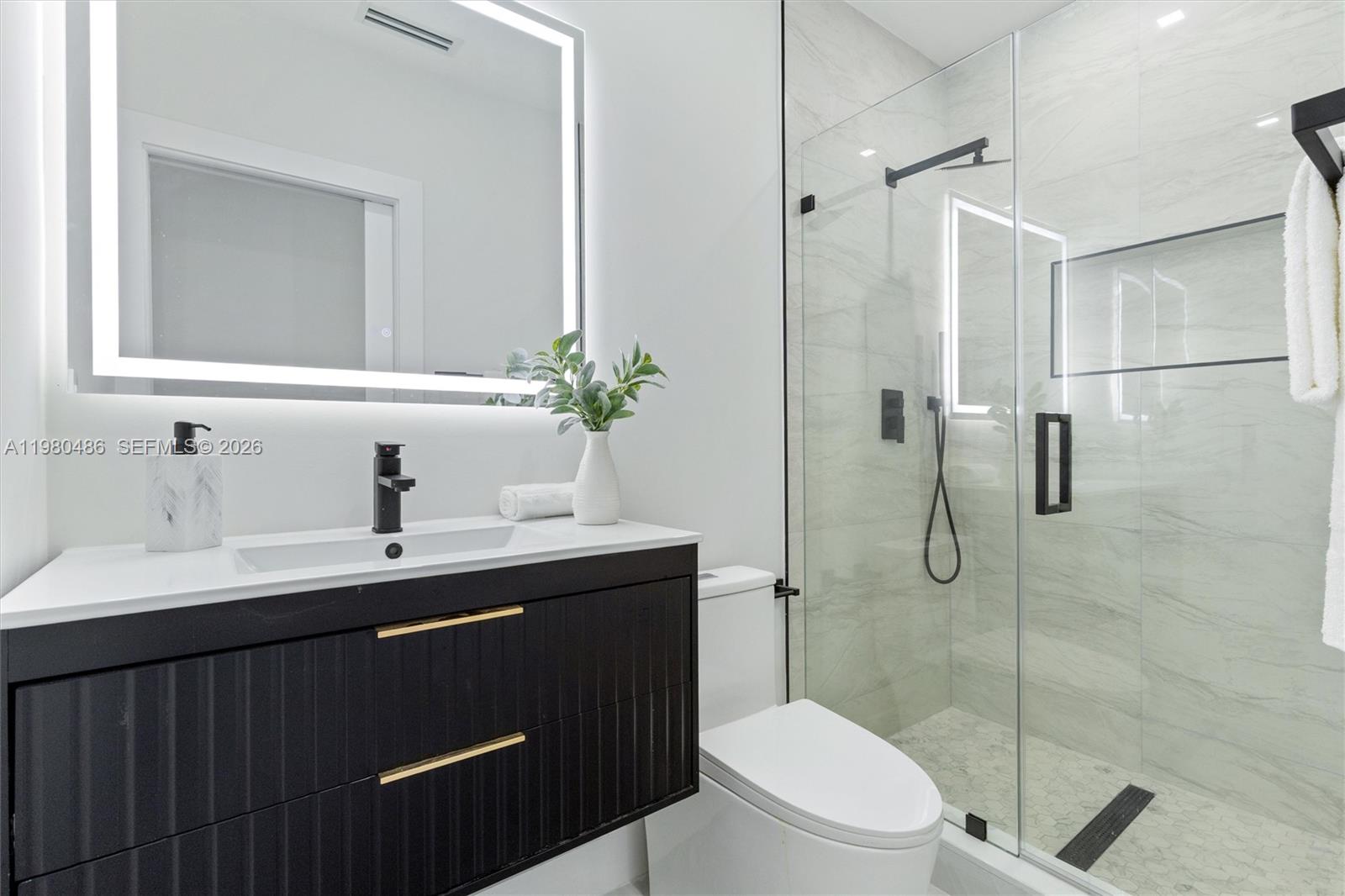 SKYLAKE MANORS - Residential