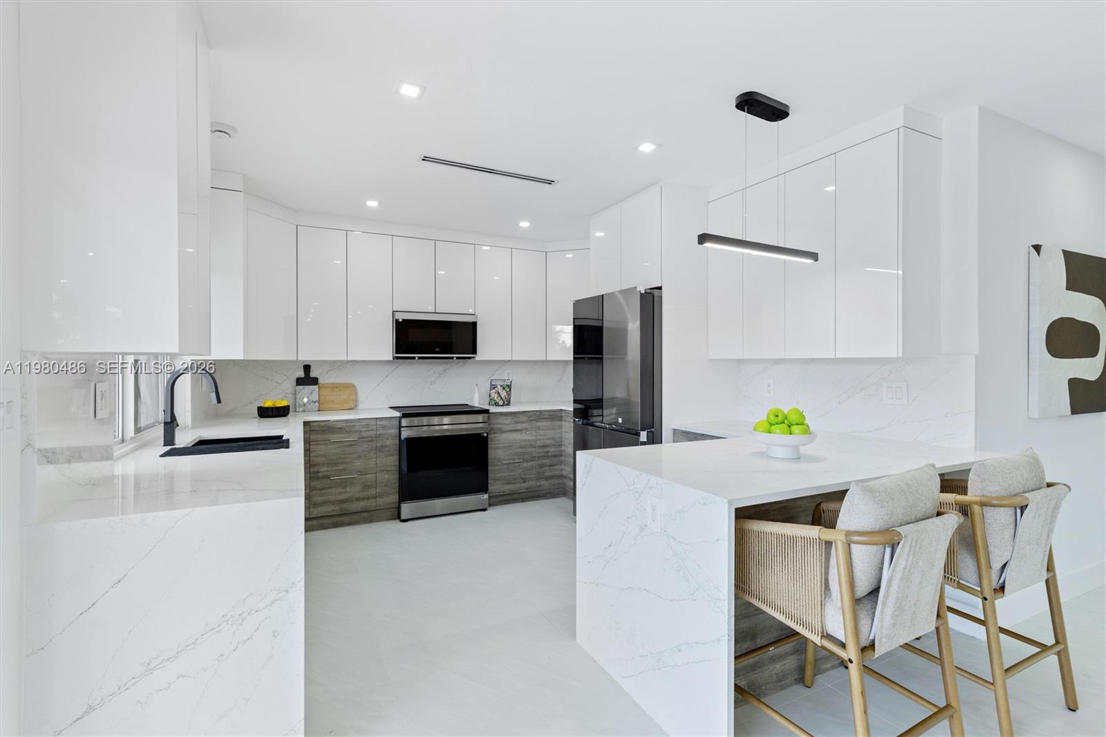 SKYLAKE MANORS - Residential