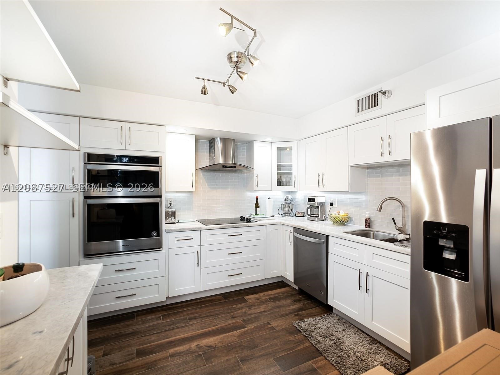 3500 Mystic Pointe Dr