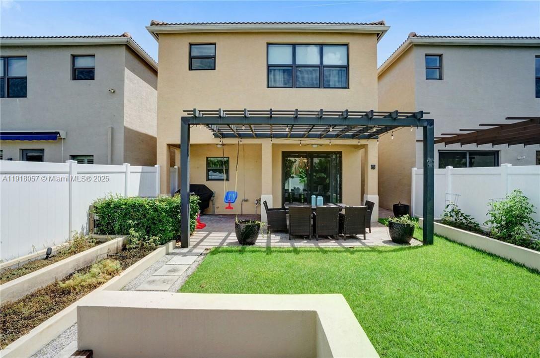 CHAMPION LAKES - Residential