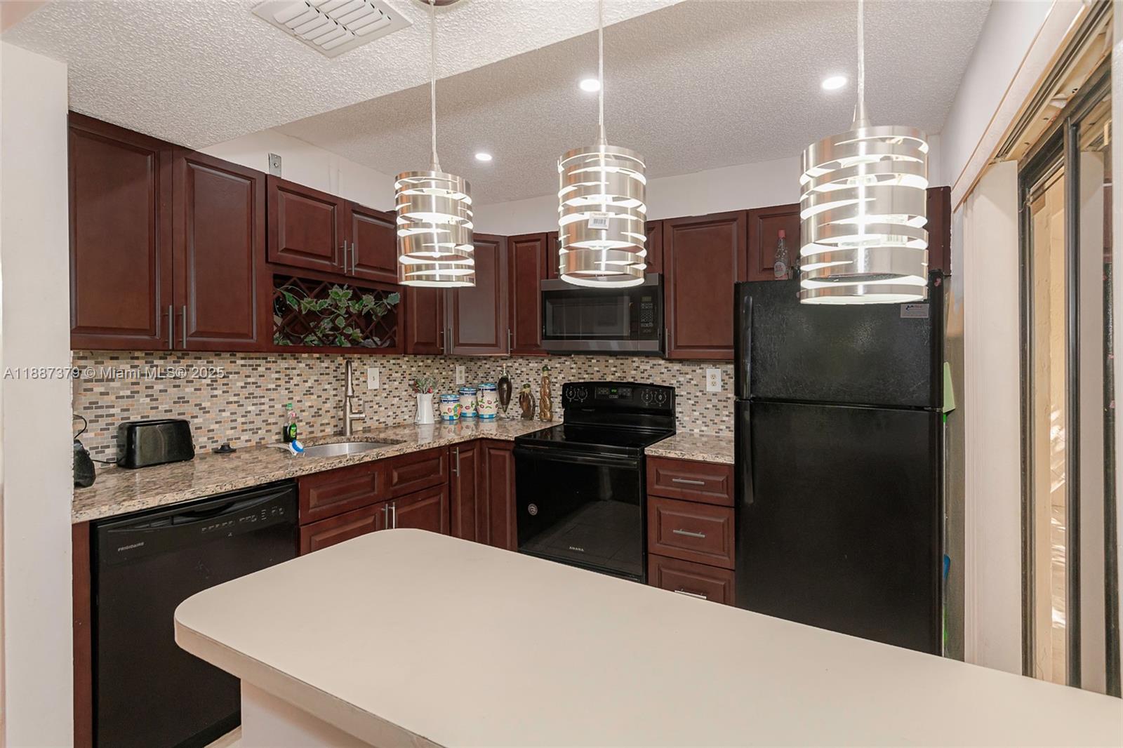 QUATRAINE CONDO I PH I - Residential