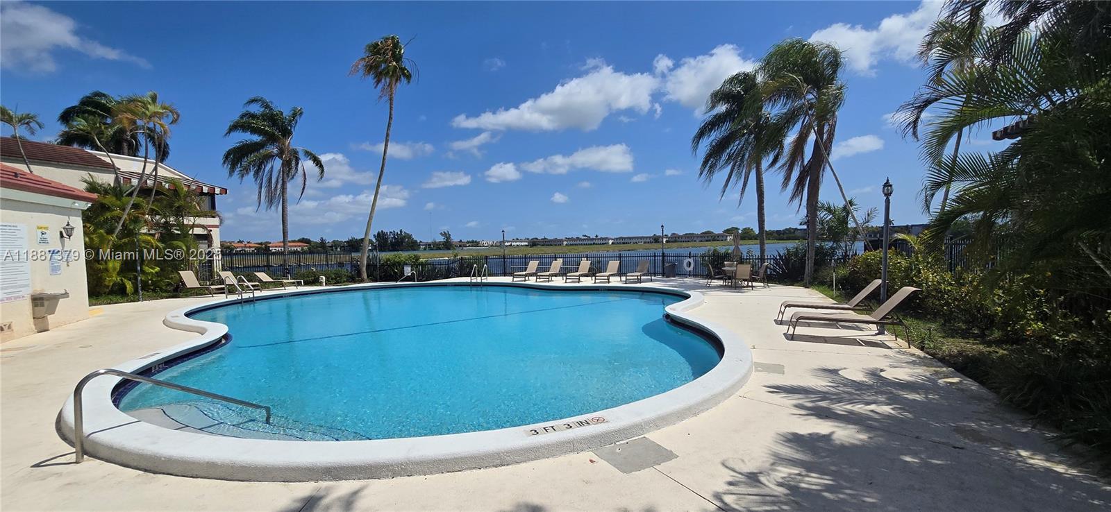 QUATRAINE CONDO I PH I - Residential