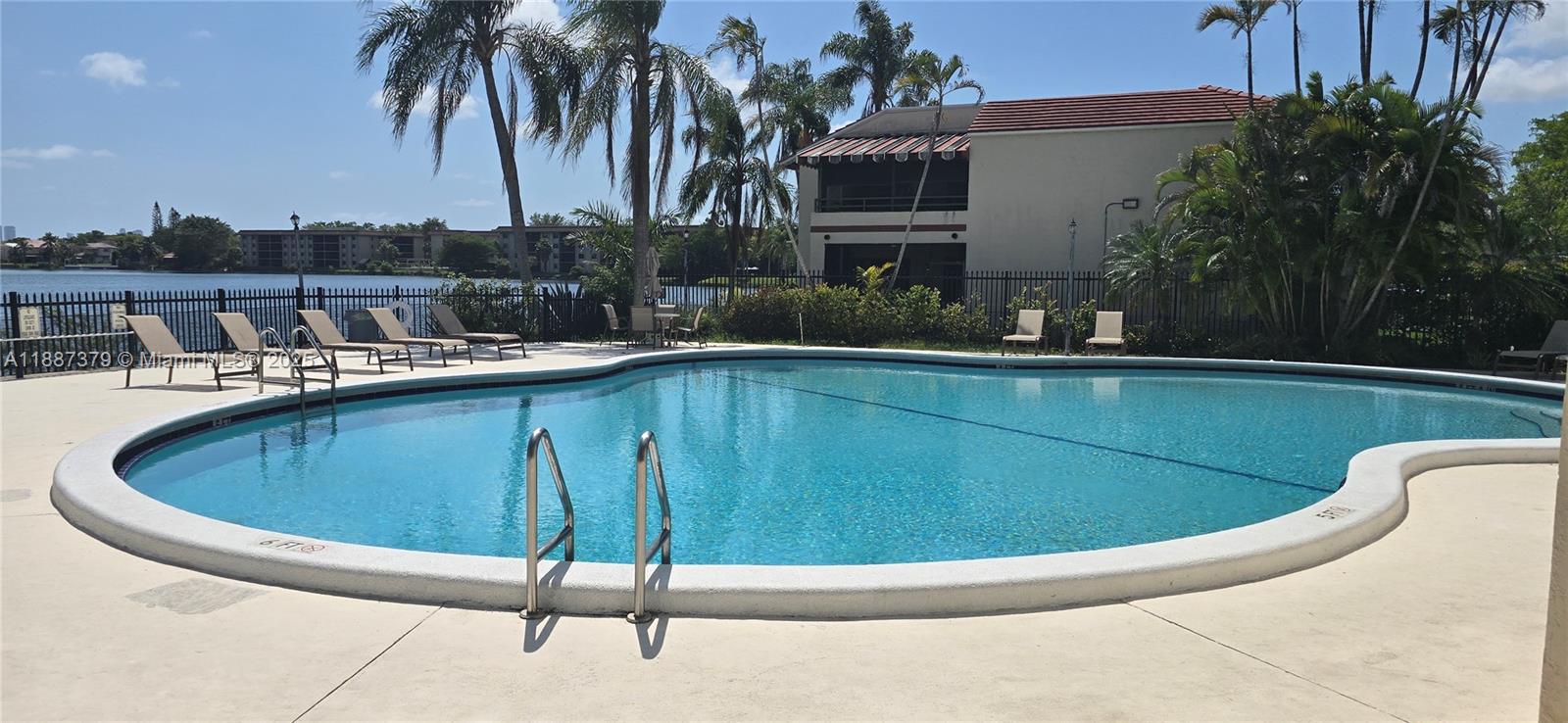 QUATRAINE CONDO I PH I - Residential