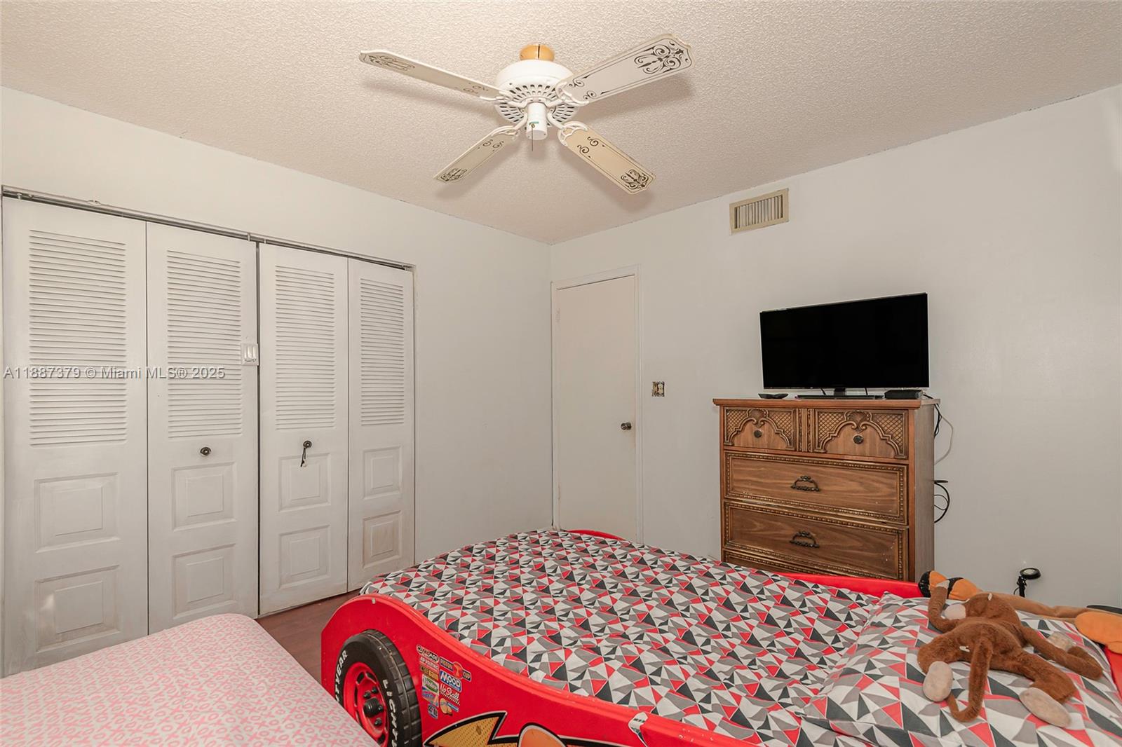 QUATRAINE CONDO I PH I - Residential