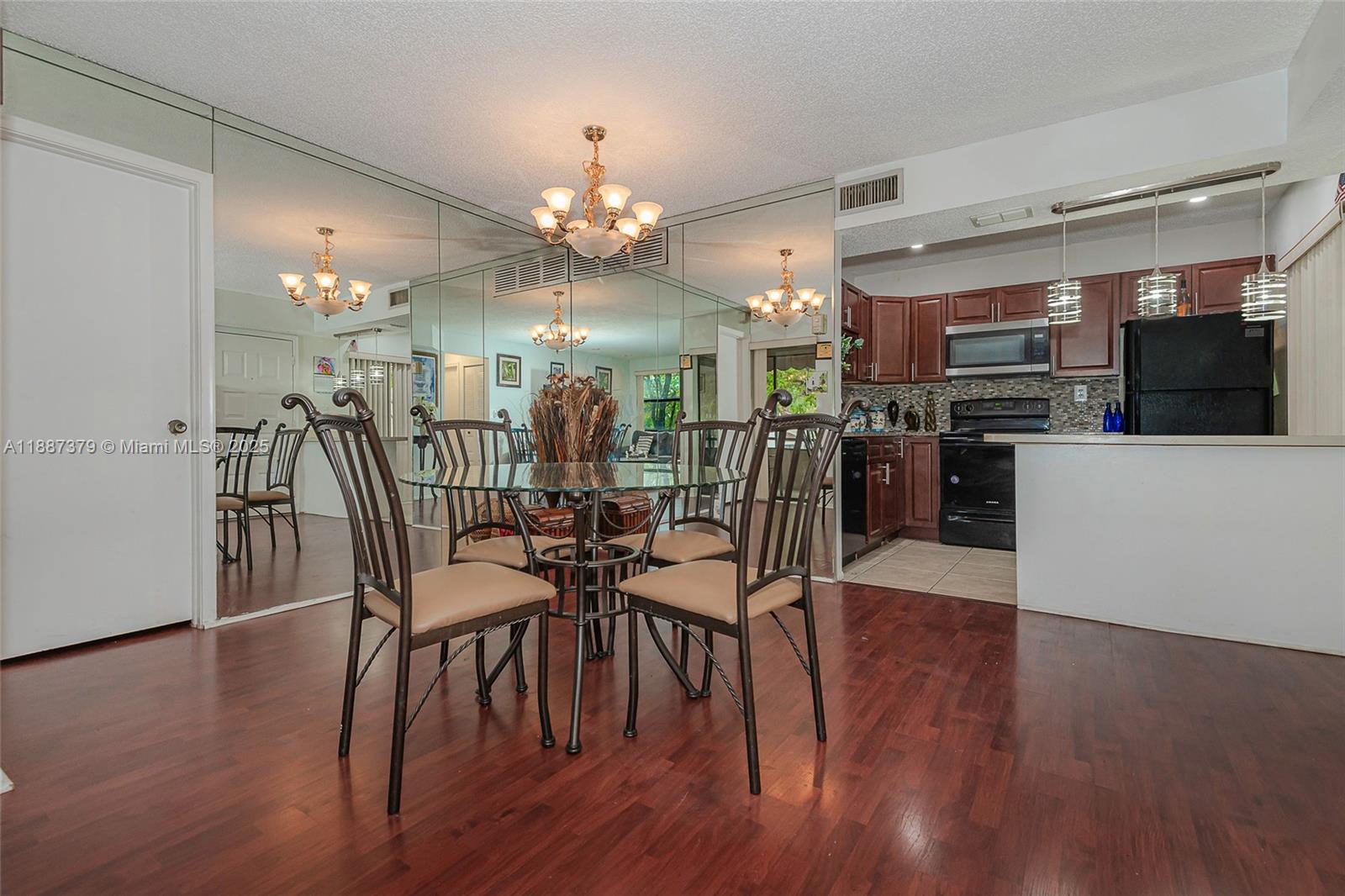 QUATRAINE CONDO I PH I - Residential