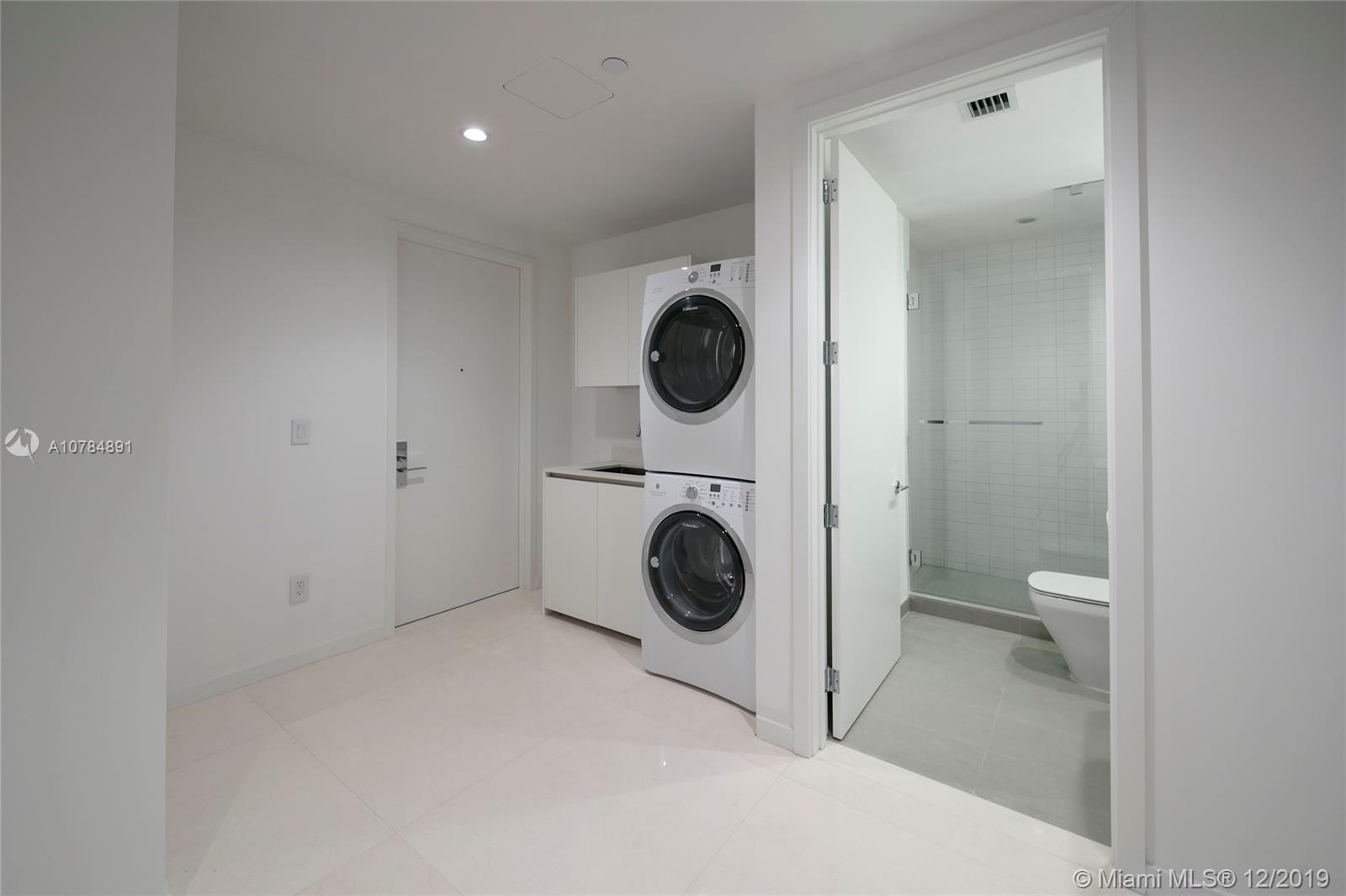 OCEANA BAL HARBOUR CONDO - Residential