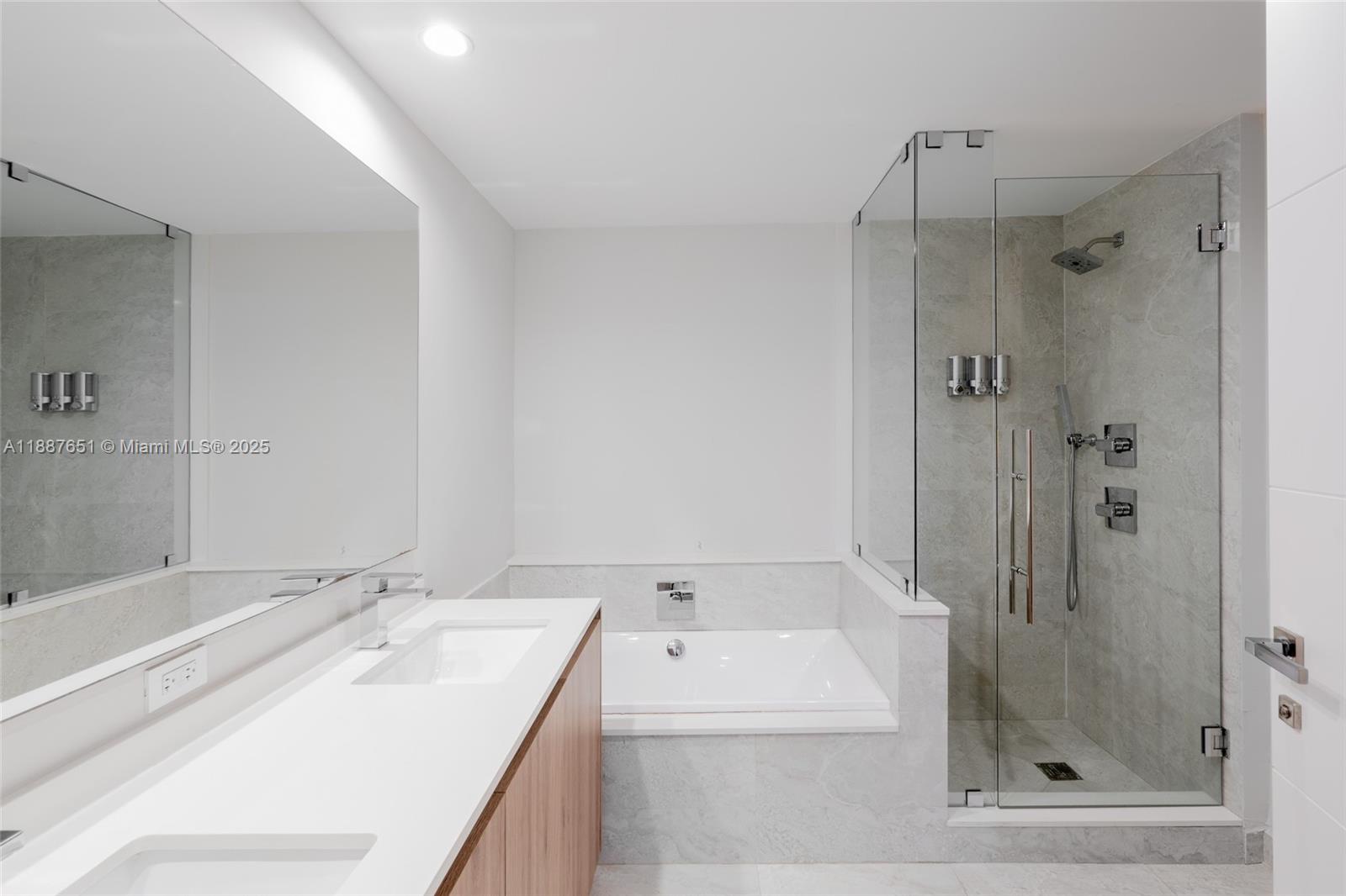 ARIA ON THE BAY CONDO - Residential Lease