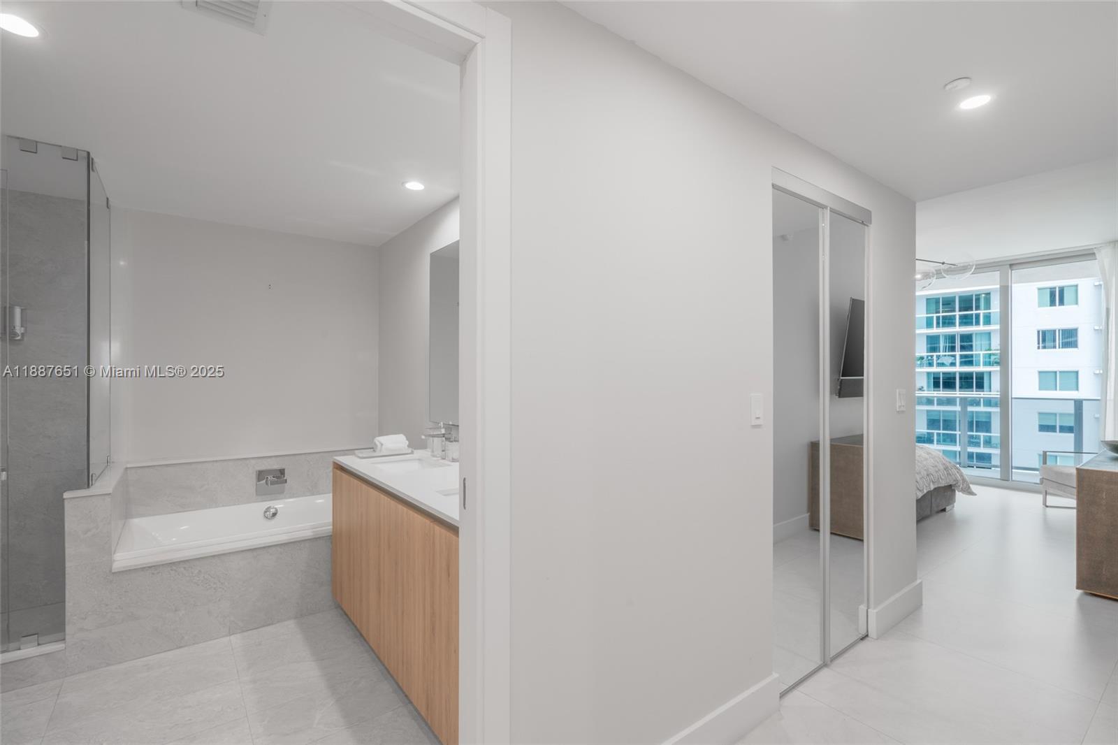 ARIA ON THE BAY CONDO - Residential Lease