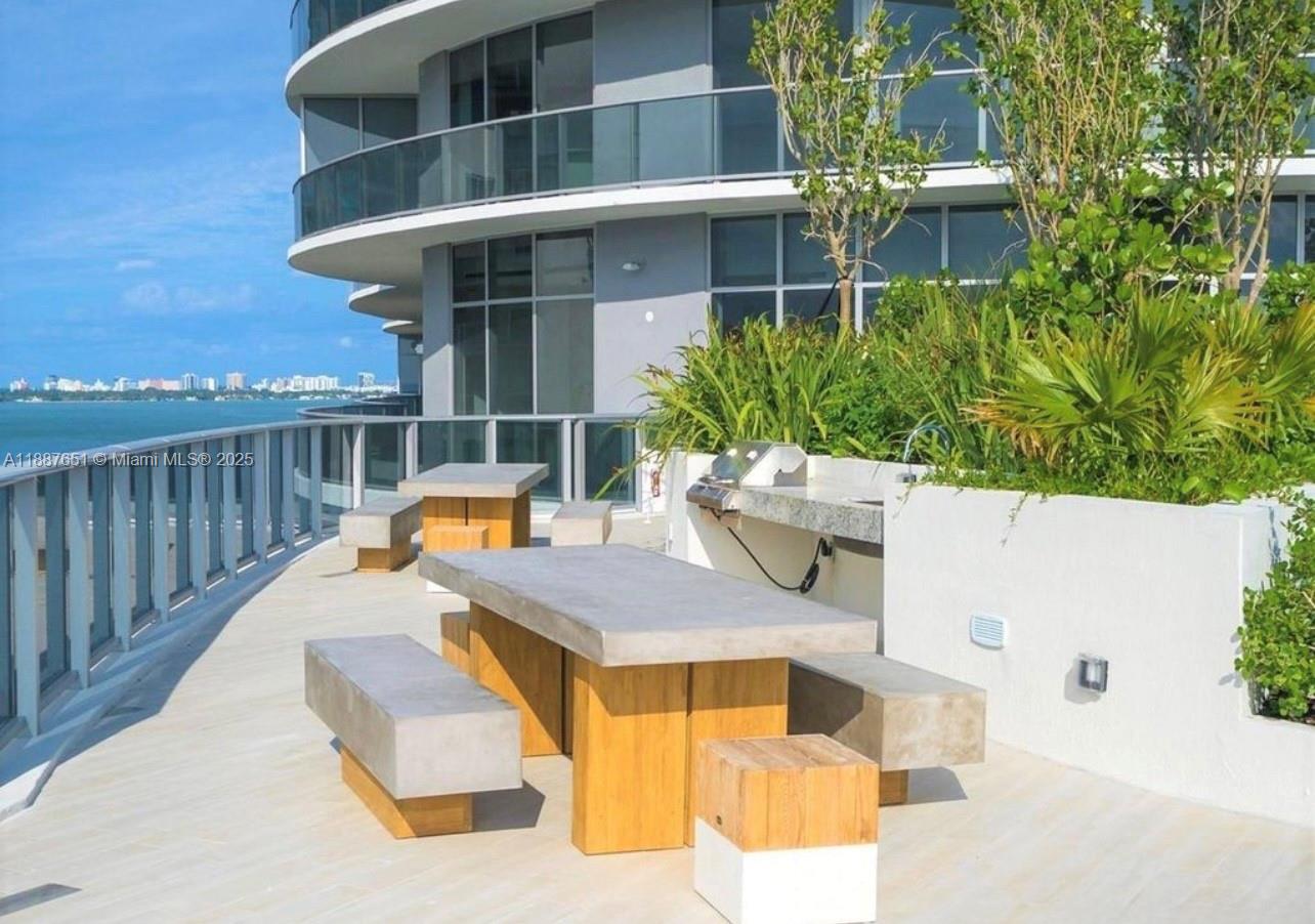 ARIA ON THE BAY CONDO - Residential Lease