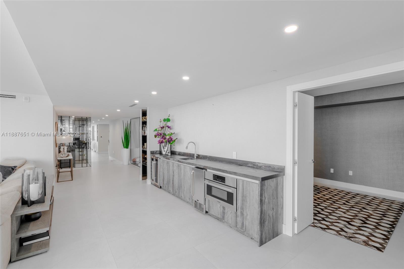 ARIA ON THE BAY CONDO - Residential Lease