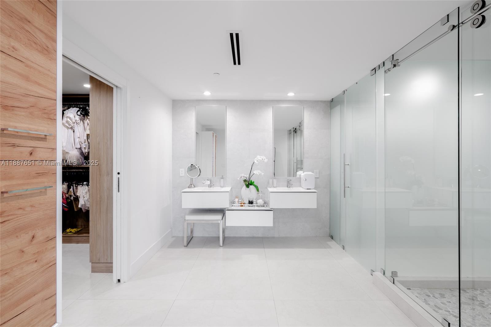 ARIA ON THE BAY CONDO - Residential Lease