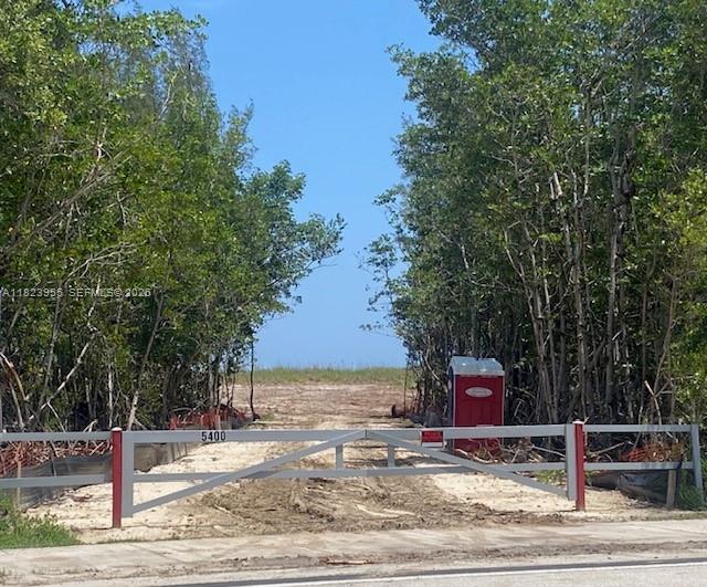 METES AND BOUNDS - Land