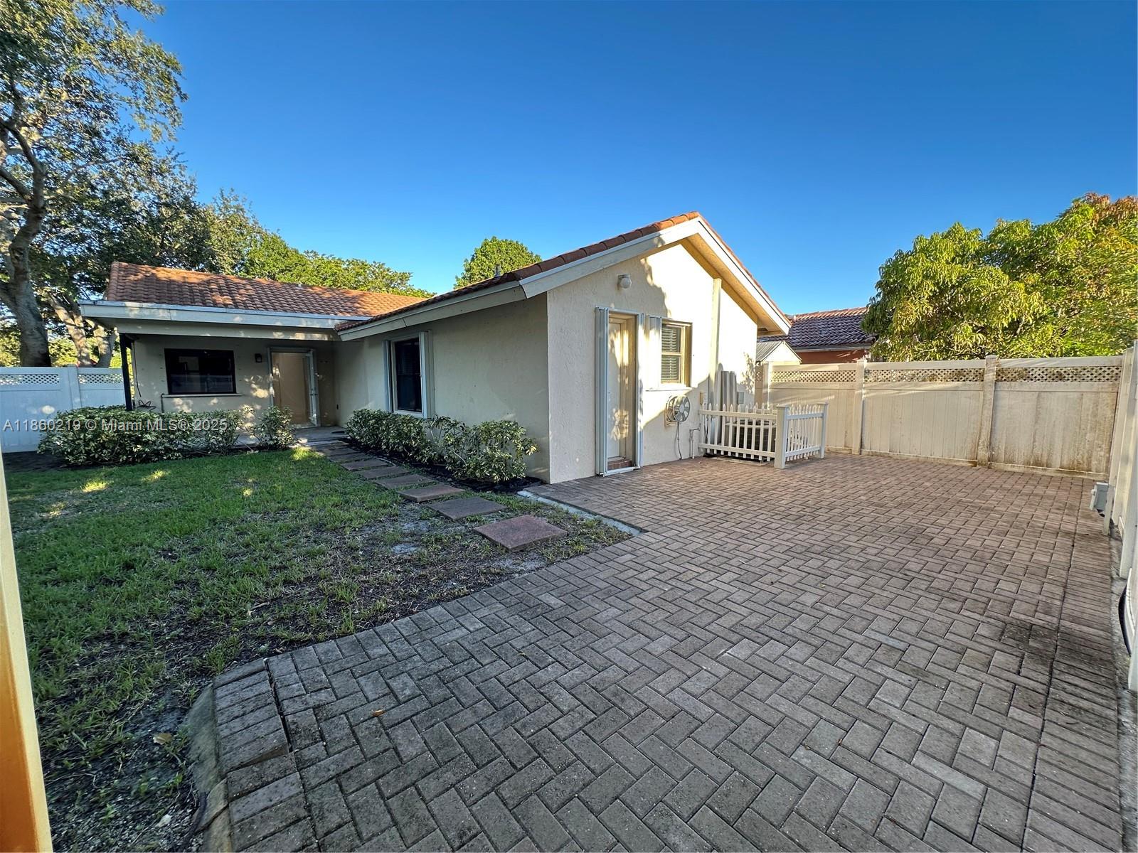 CORAL SPRINGS UNIVERSITY - Residential Lease