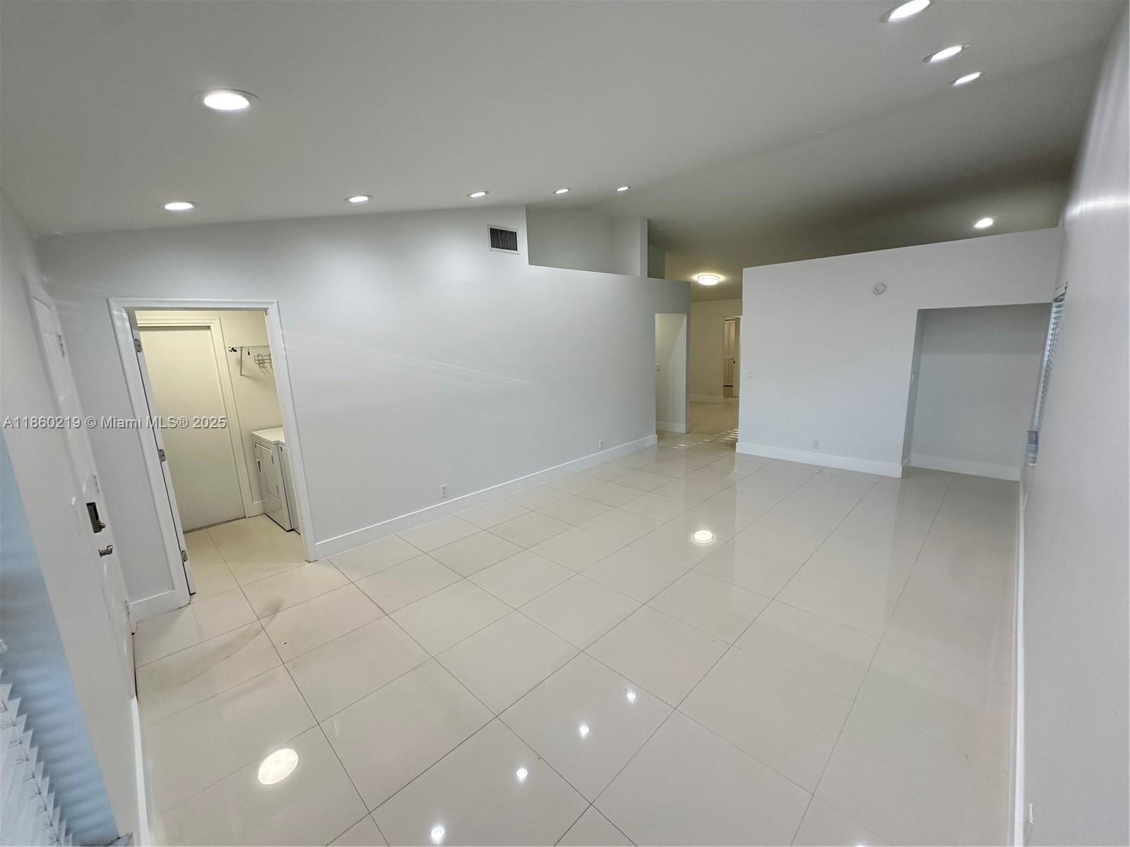 CORAL SPRINGS UNIVERSITY - Residential Lease