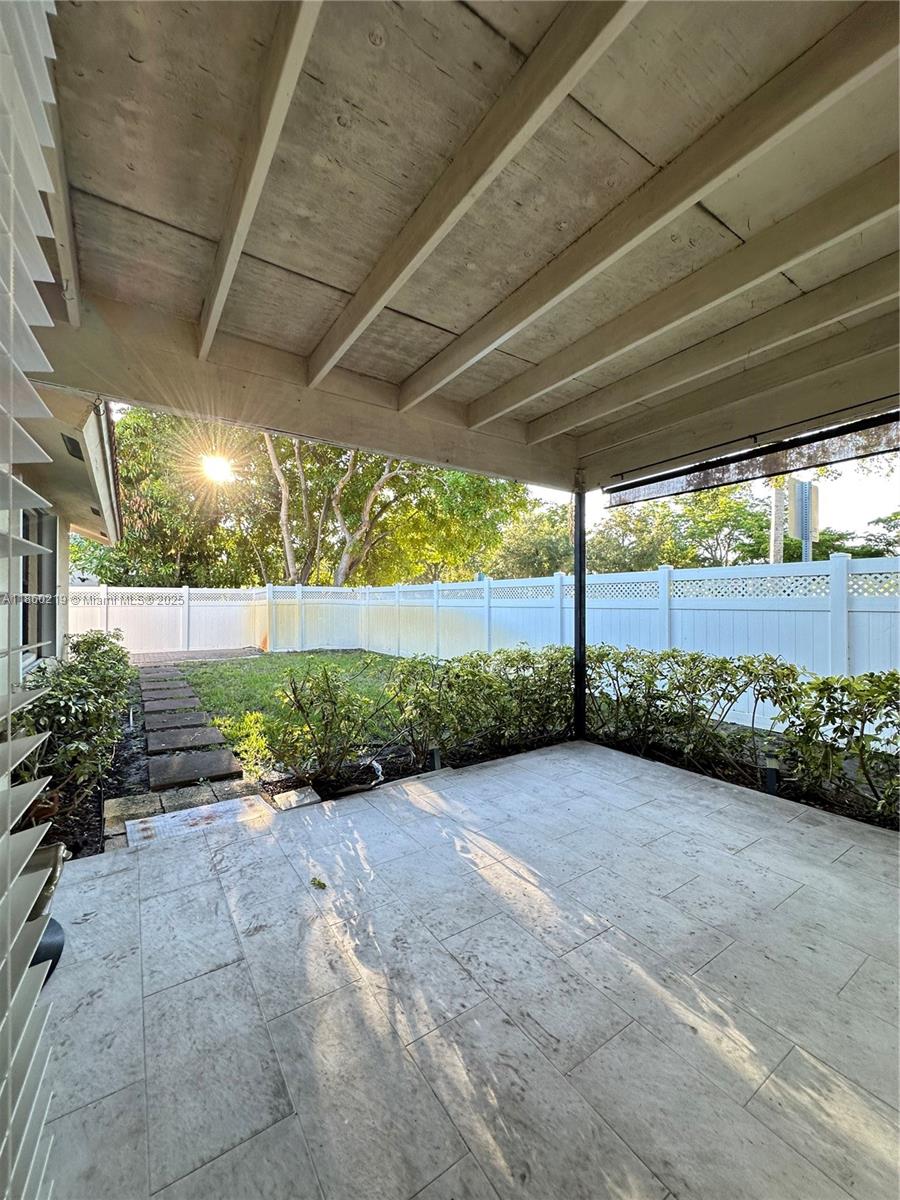 CORAL SPRINGS UNIVERSITY - Residential Lease