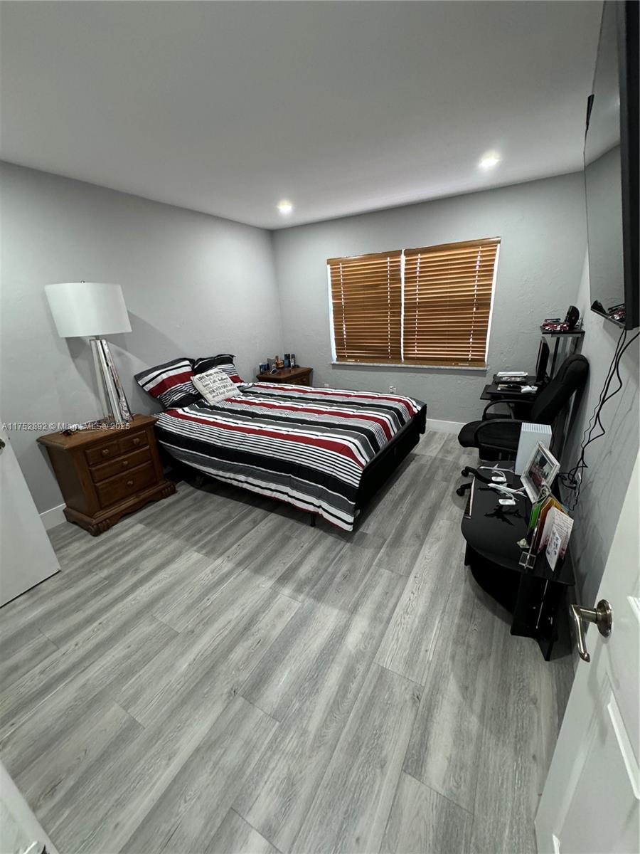 W & C CONDO - Residential