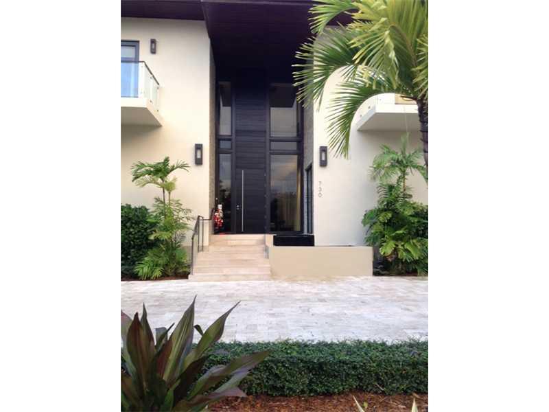 Desirable Mashta home! New construction,6 bedrooms plus maids room and 6 and two 1/2 bath. Marble and wood floors. Top of the line appliances. Pool and gazebo. Two family rooms and great terrace in the top of the 3th floor.