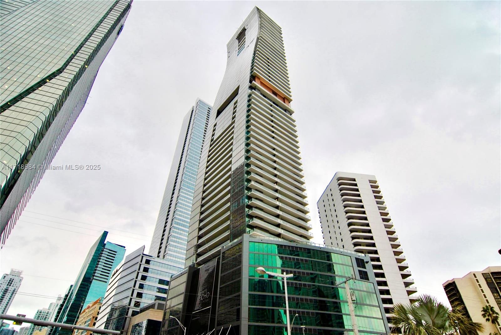 Rental Property at 1451 Brickell Ave 2006, Miami, Broward County, Florida - Bedrooms: 1 
Bathrooms: 2  - $6,100 MO.