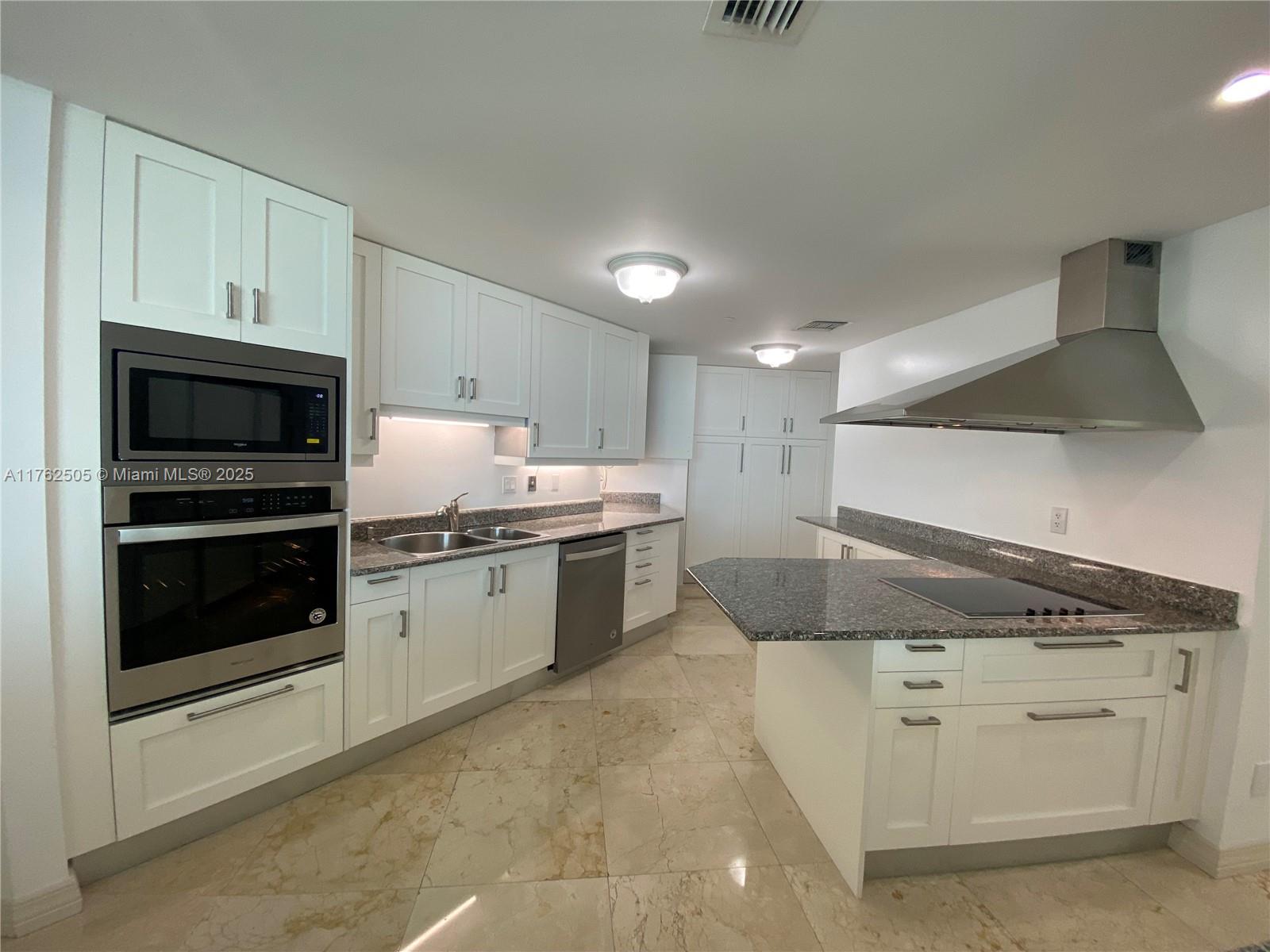 1643 Brickell Ave 2805