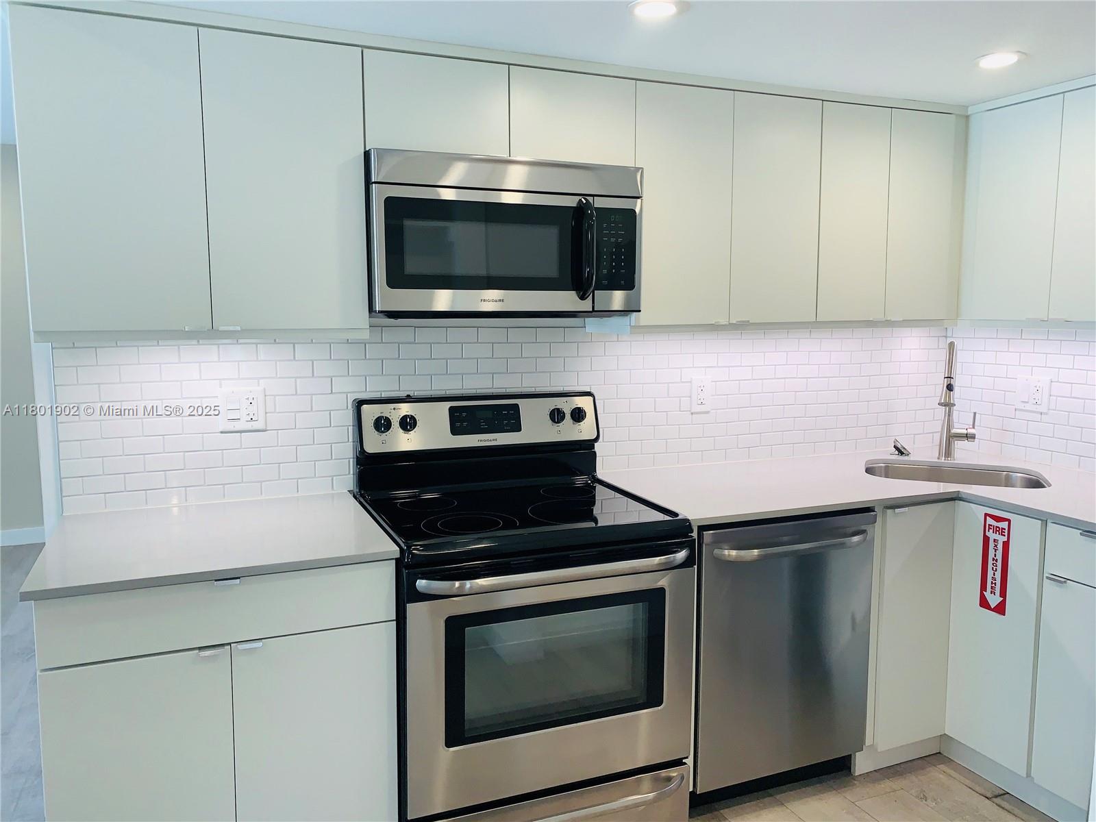 Rental Property at 2412 Ne 26th St 5, Fort Lauderdale, Broward County, Florida - Bedrooms: 2 
Bathrooms: 2  - $2,250 MO.