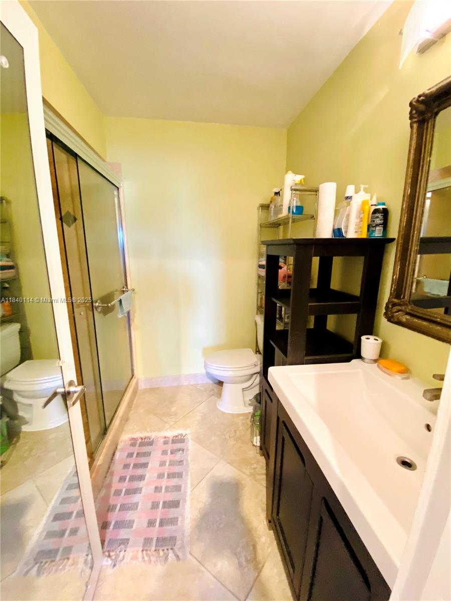 RIVER SHORES CONDO - Residential